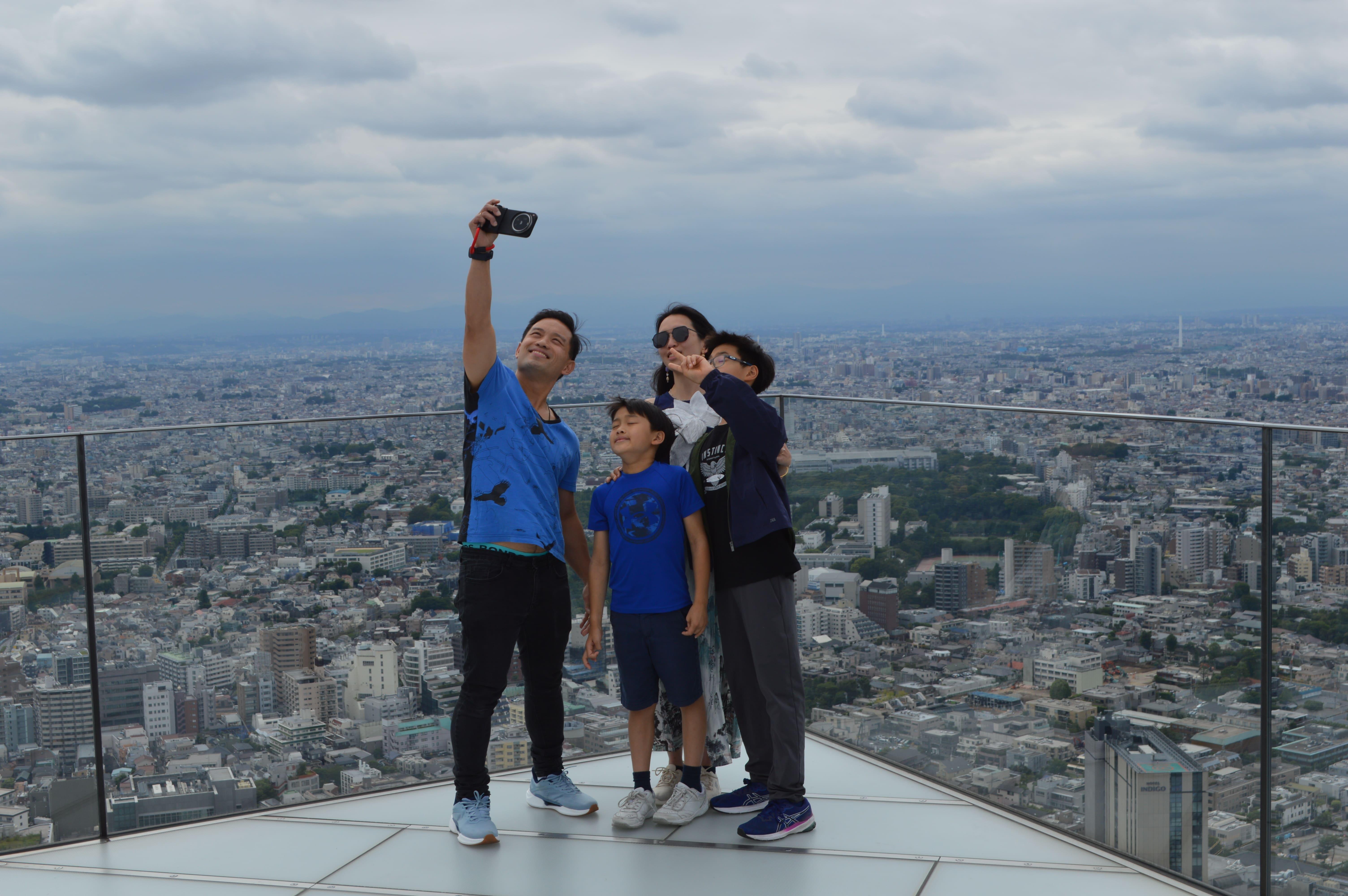 Shibuya Pop Culture Walk & Sky Observation Tour