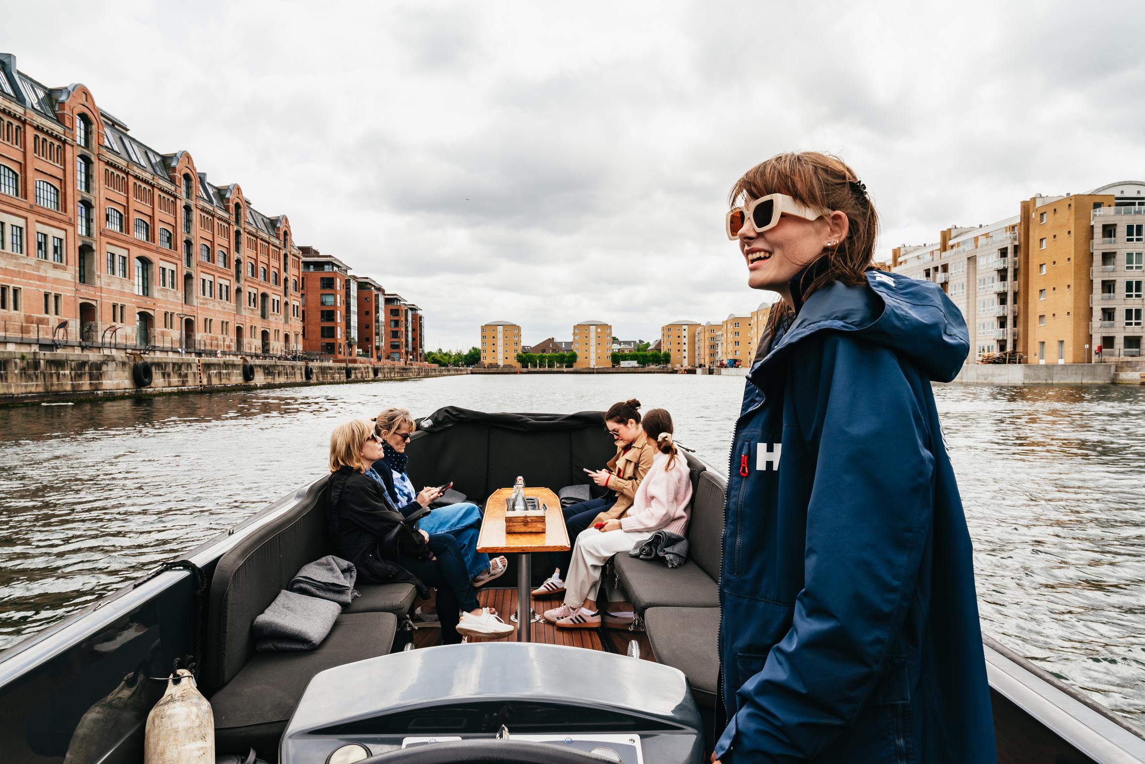 Copenhagen: Old Canals and Hidden Gems Social Boat Tour