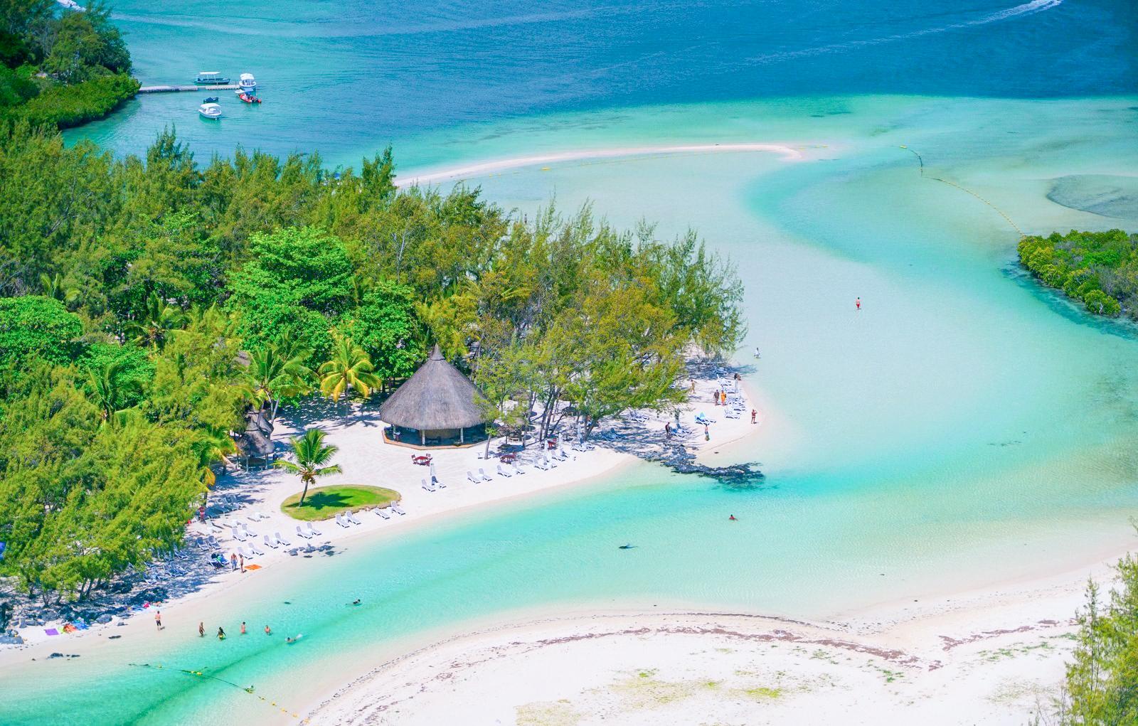Ile Aux Cerfs Catamaran Adventure with BBQ