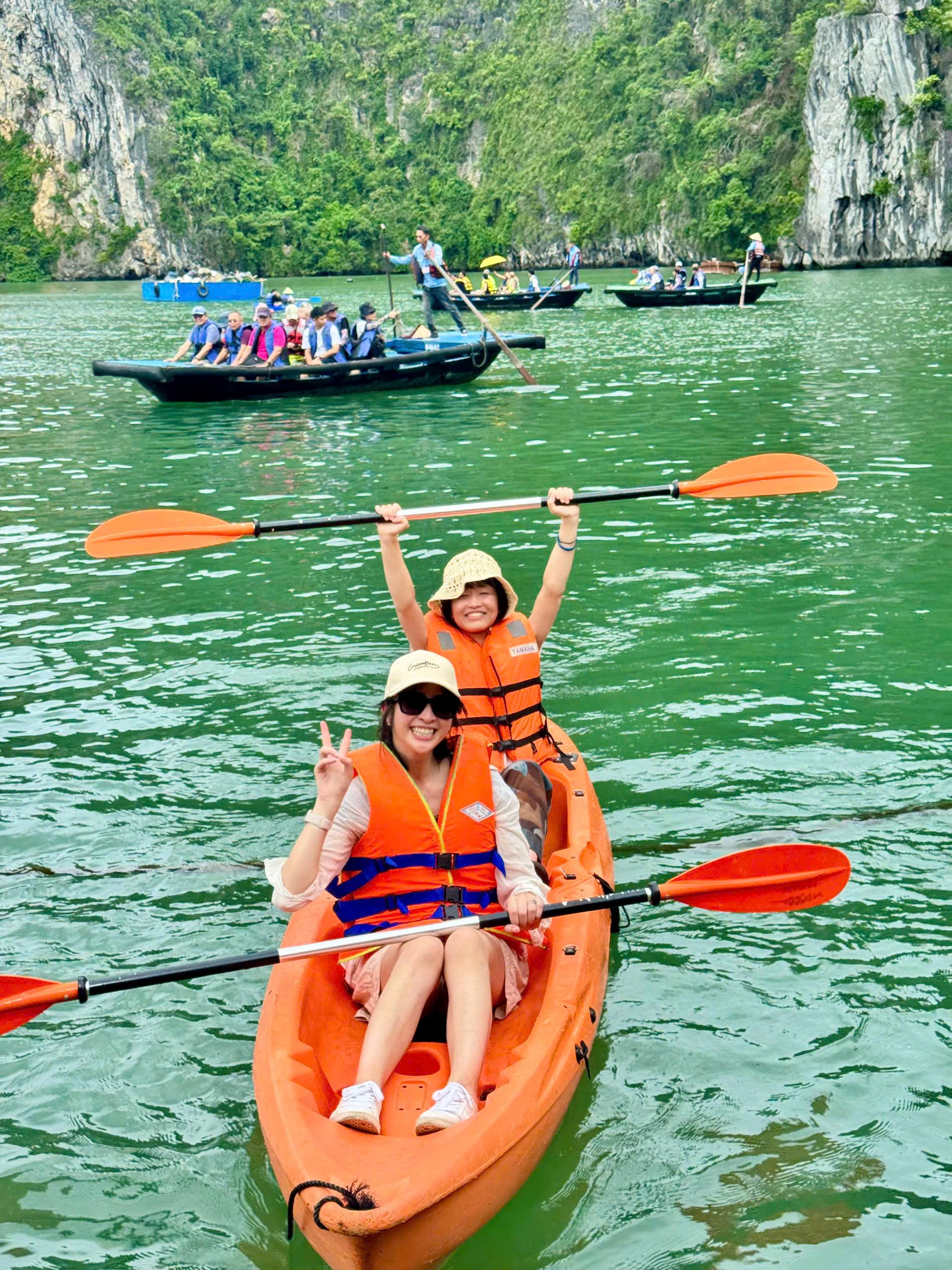 2-Day Lan Ha & Ha Long Bay Luxury Cruise with Free Hanoi Transfer