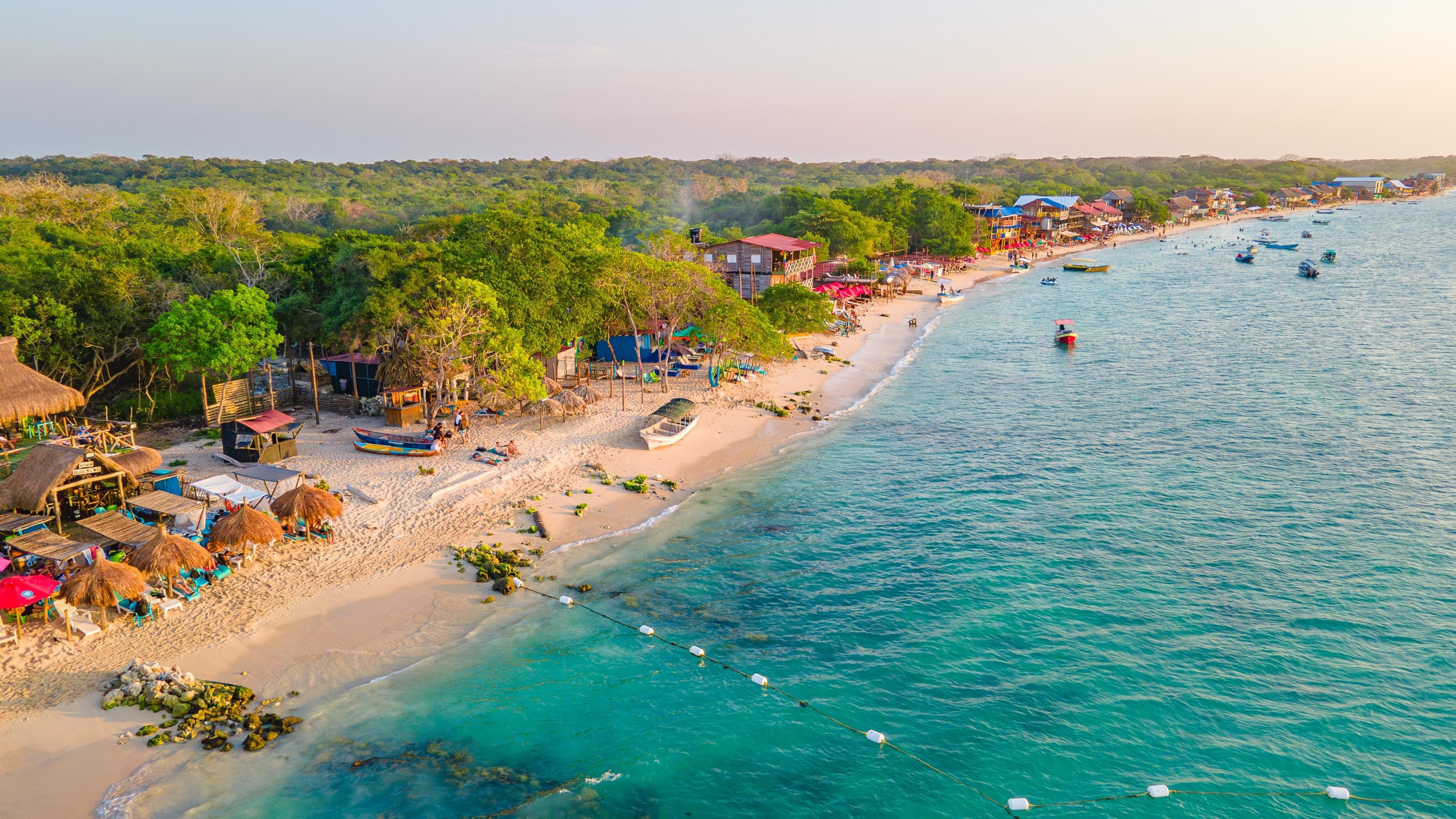 Cartagena Caribbean Explorer: 4 or 5 Island Boat Tour