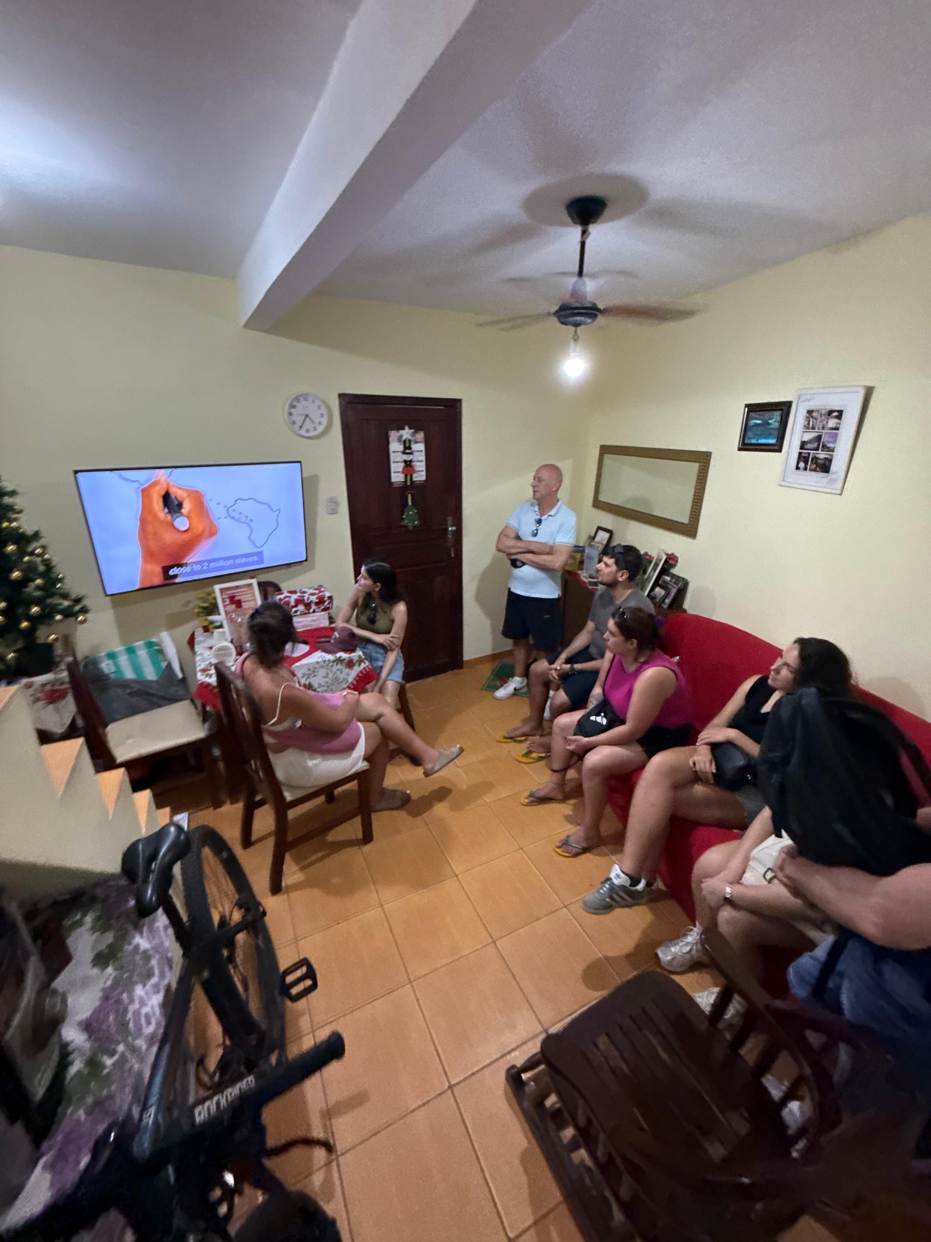 Rio de Janeiro: Santa Marta Favela Guided Walking Tour