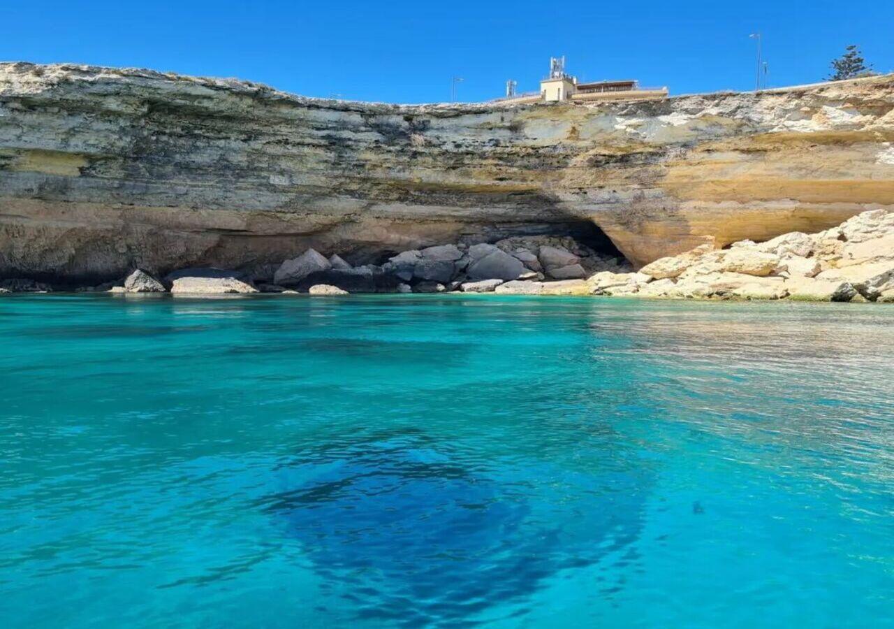 Ortigia Syracuse Sicily boat tour sea caves and coastline — image 26