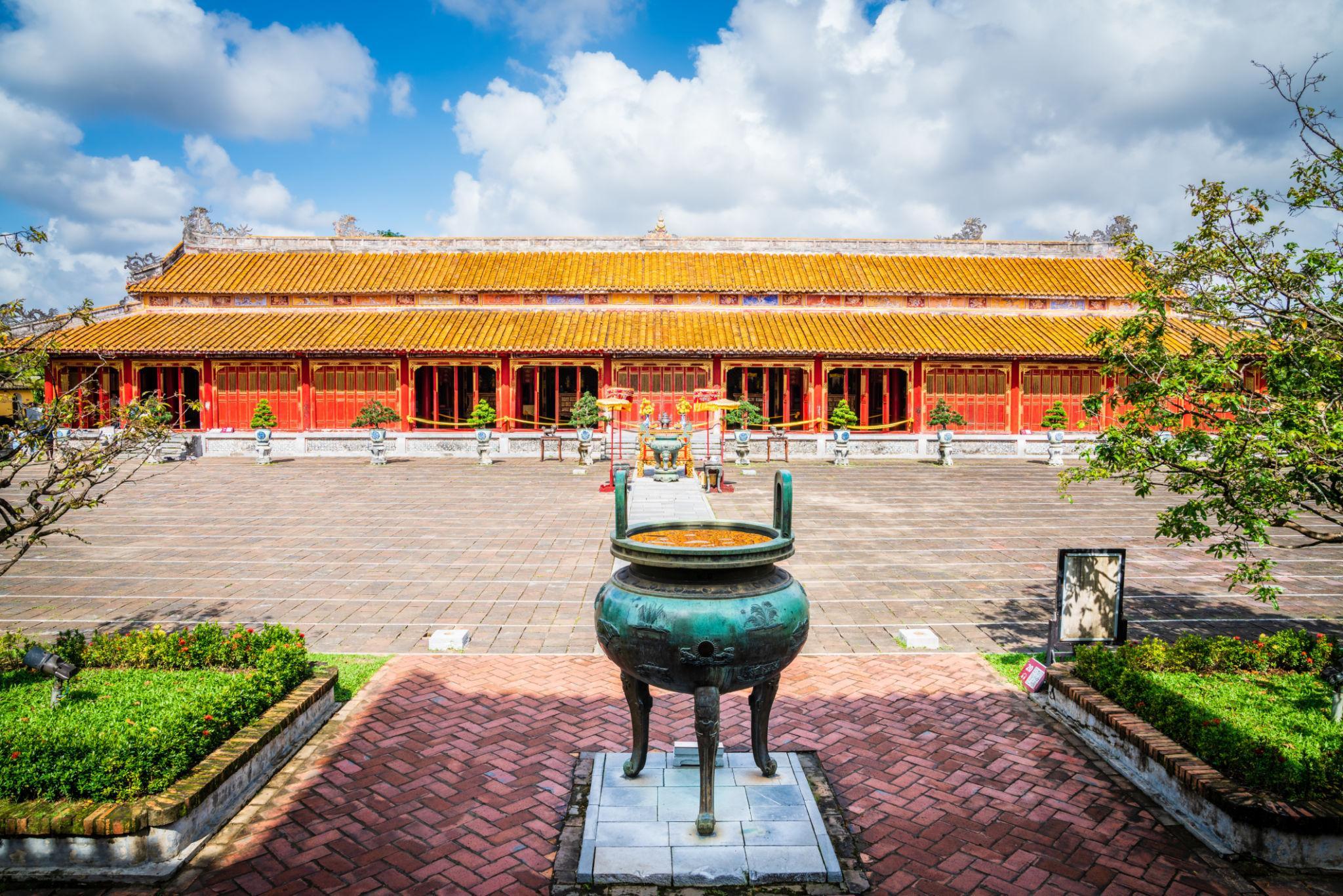 Hue Imperial City, Royal Tombs & Perfume River Discovery