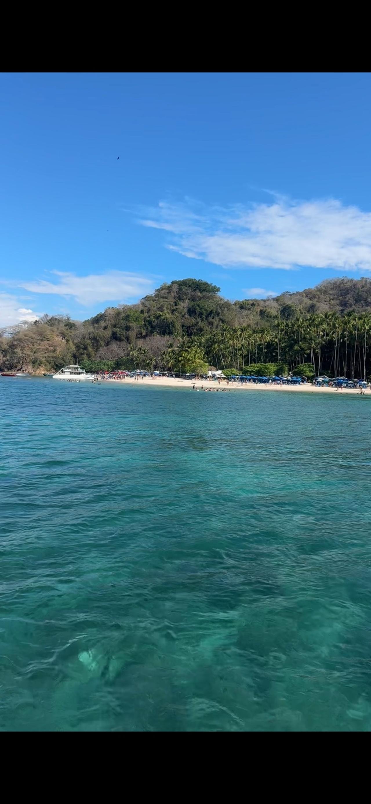 Isla Tortuga Beach Escape with Snorkeling from San José