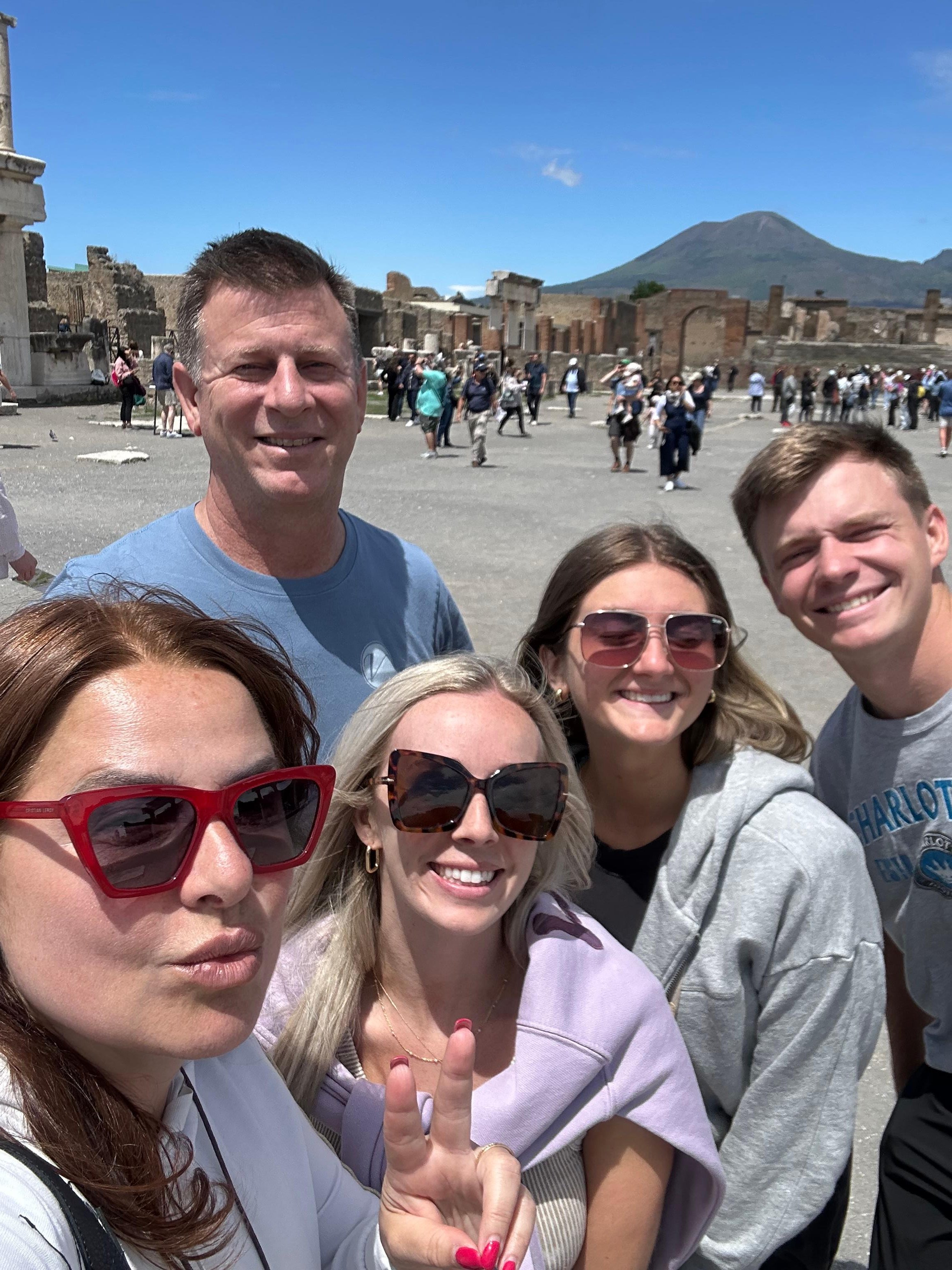 Naples to Sorrento Private Transfer with Pompeii Guided Tour