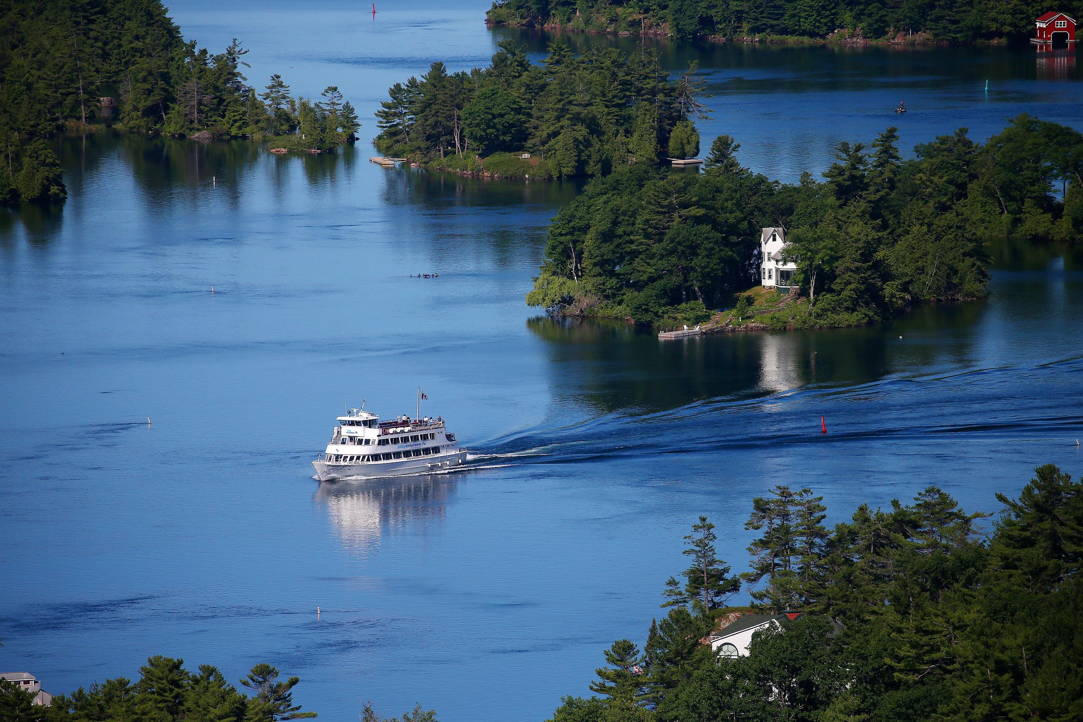 Gananoque 1000 Islands cruise — St. Lawrence River sightseeing — image 10