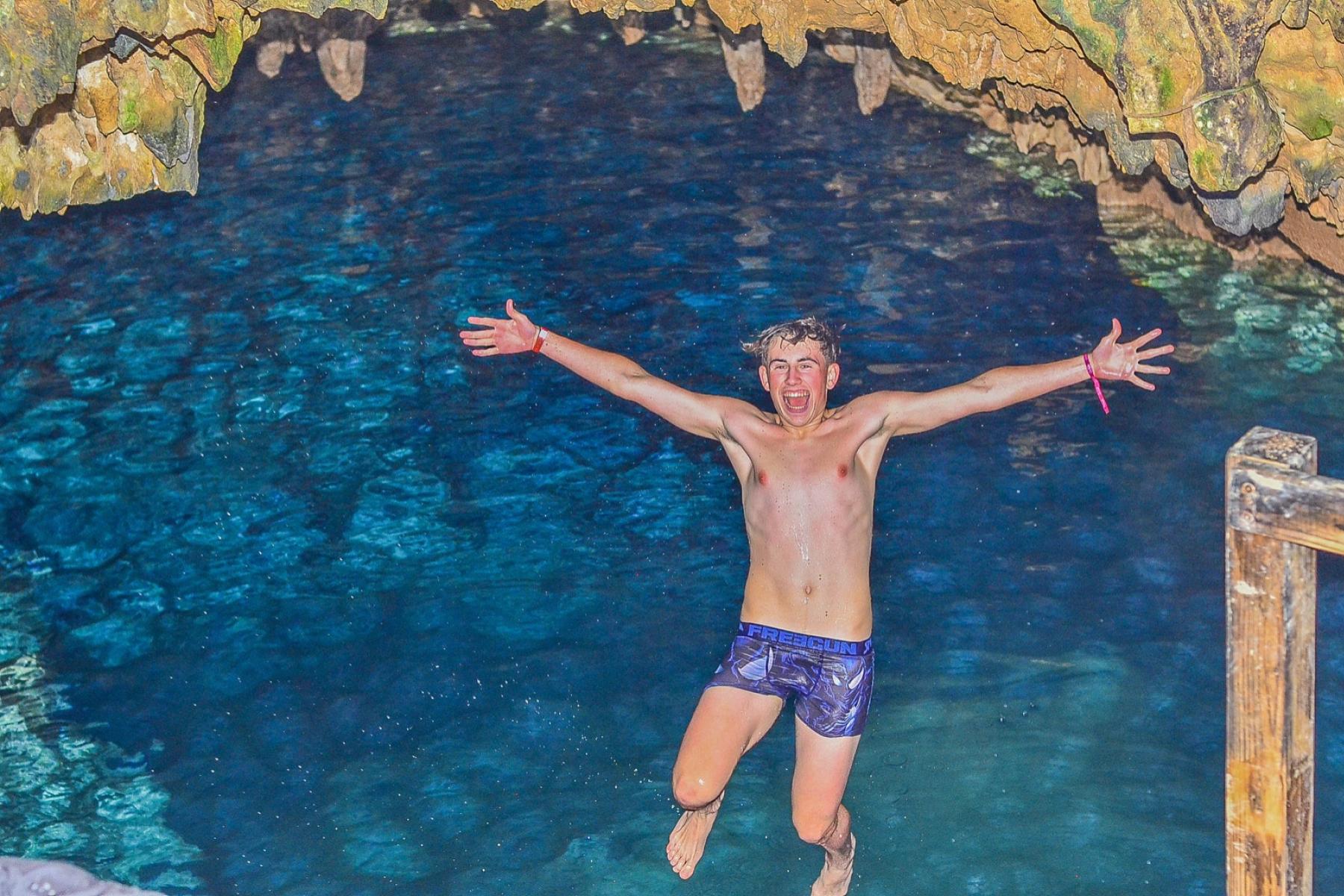 Punta Cana 4x4 Off-Road Adventure with Cenote & Beach