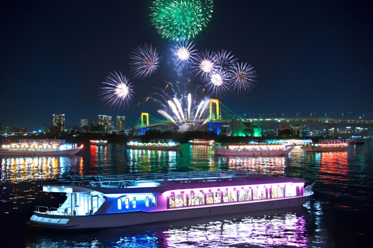 Tokyo Evening Yakatabune Cruise with Dinner & Members-Only Geisha Bar