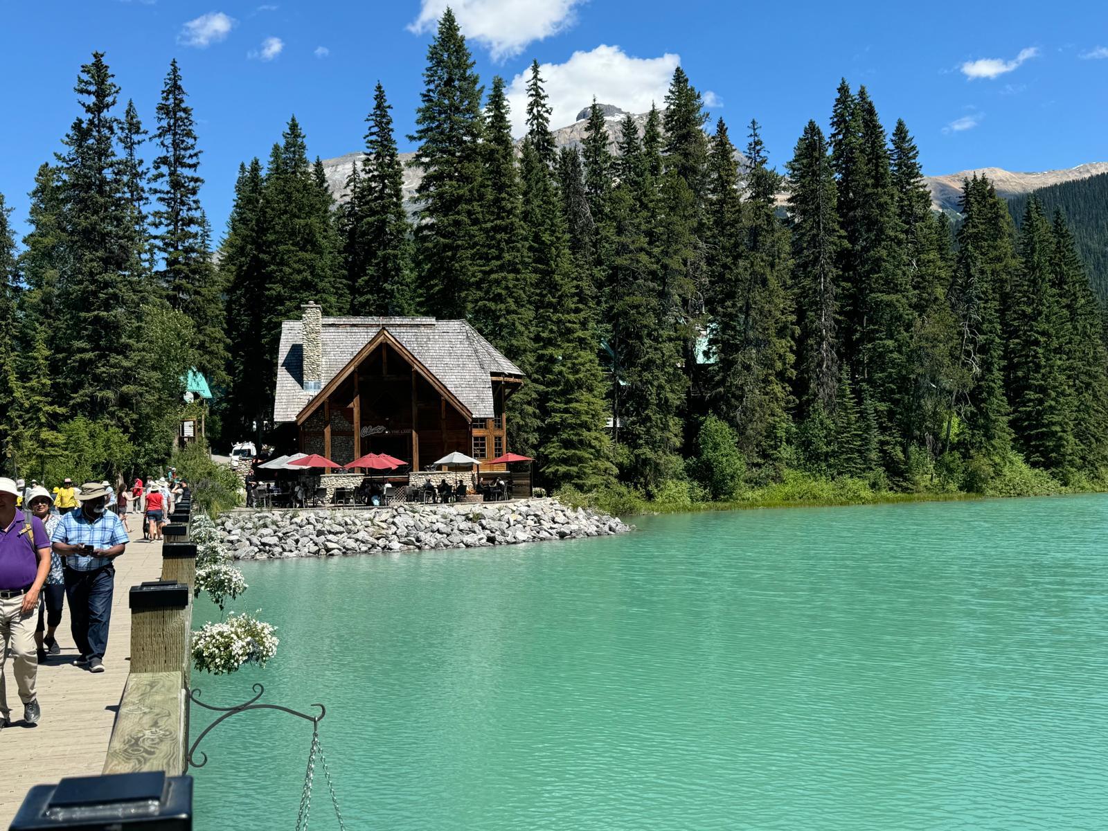 Banff: Lake Louise, Moraine, Emerald Lake & Johnston Canyon