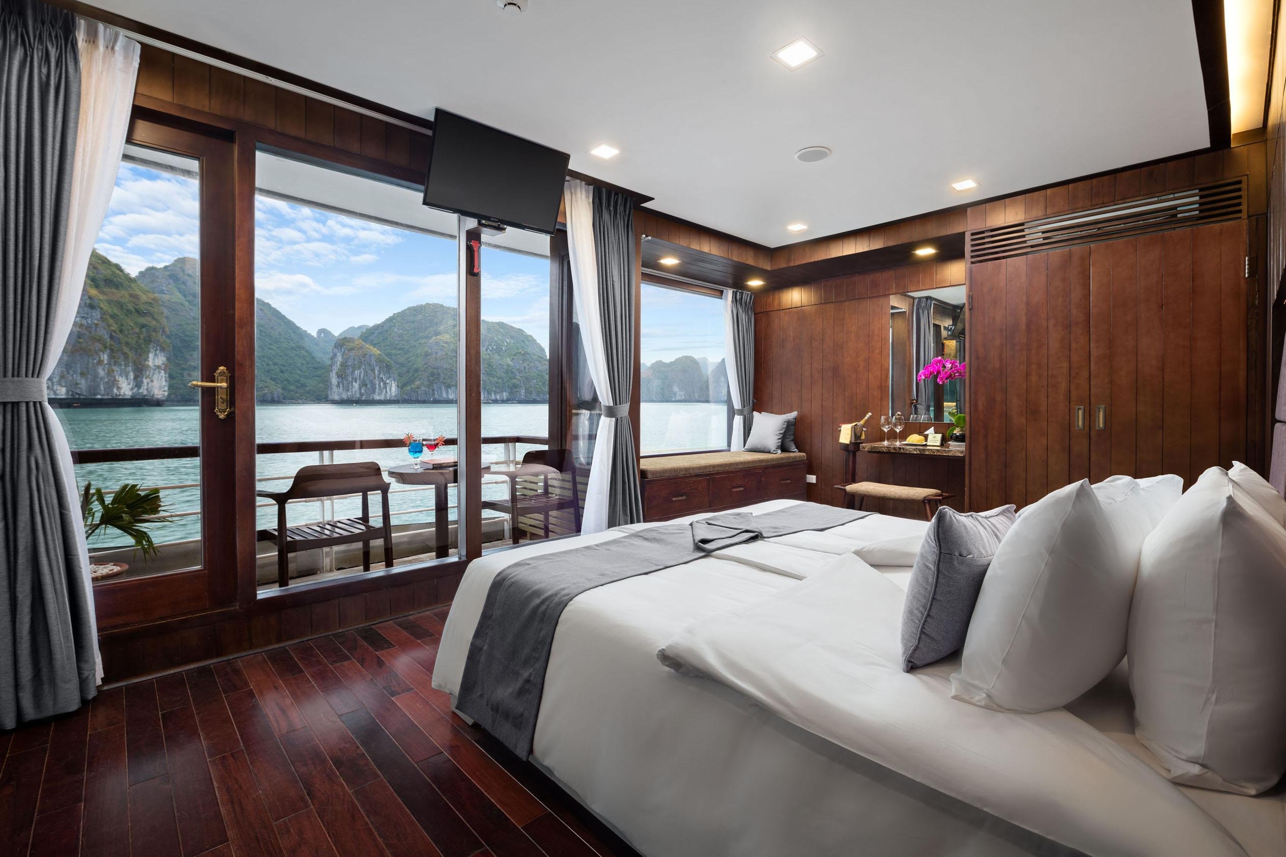 Hanoi: 2-Day Lan Ha & Halong Bay 5-Star Cruise with Private Balcony