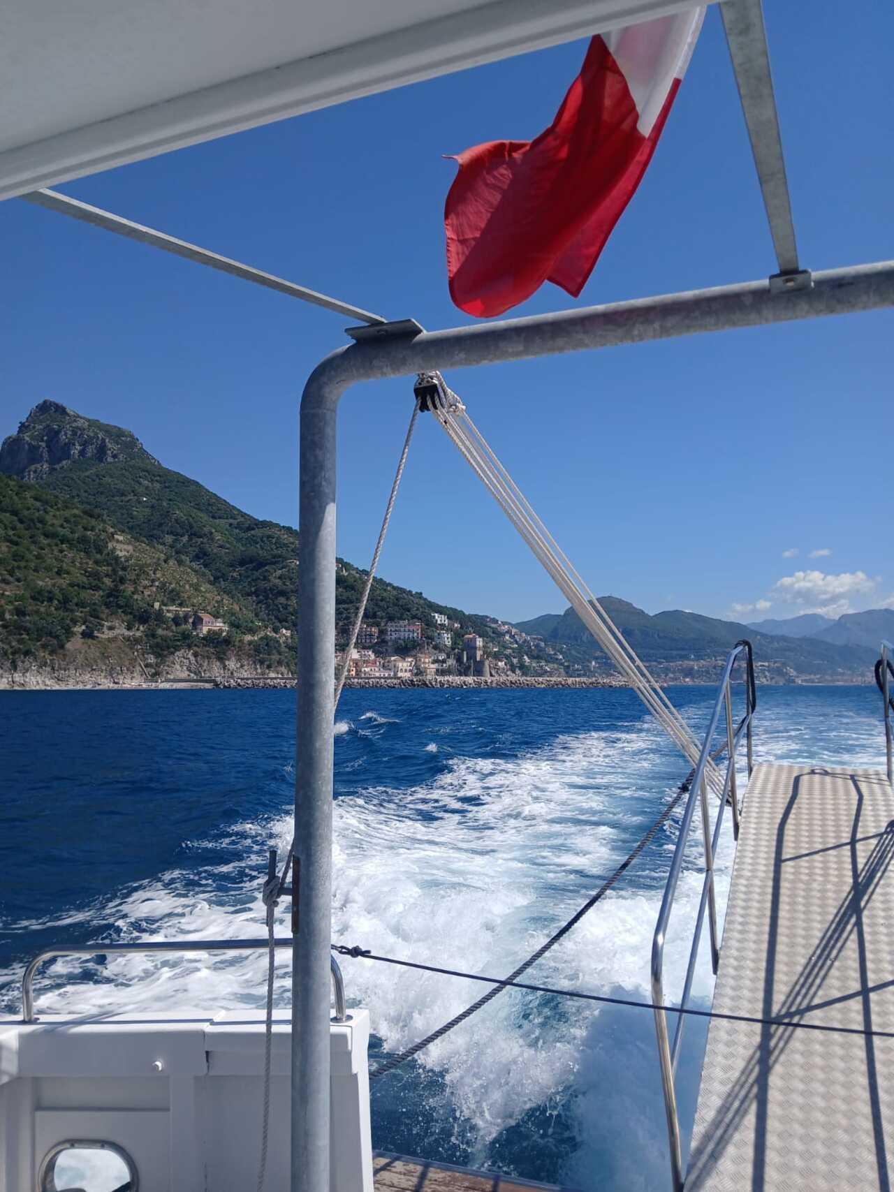 Amalfi Coast Boat Cruise from Salerno – Lunch, Aperitif & Swim Stops