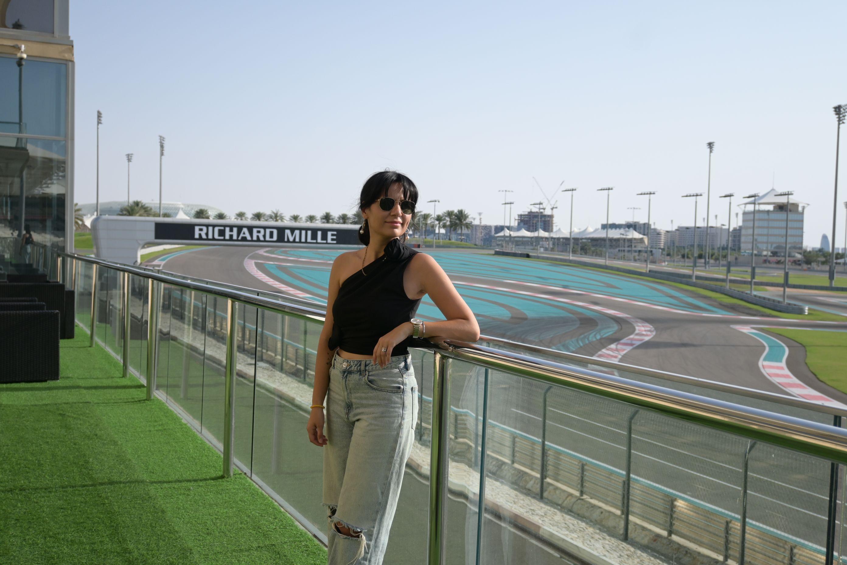 Abu Dhabi Day Trip from Dubai with Warner Bros. World Ticket