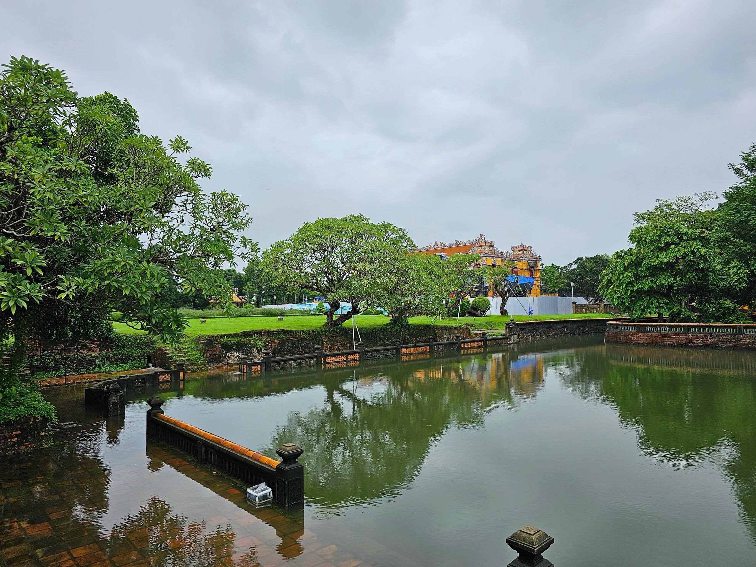 Hue Imperial City: Small-Group Walking Tour