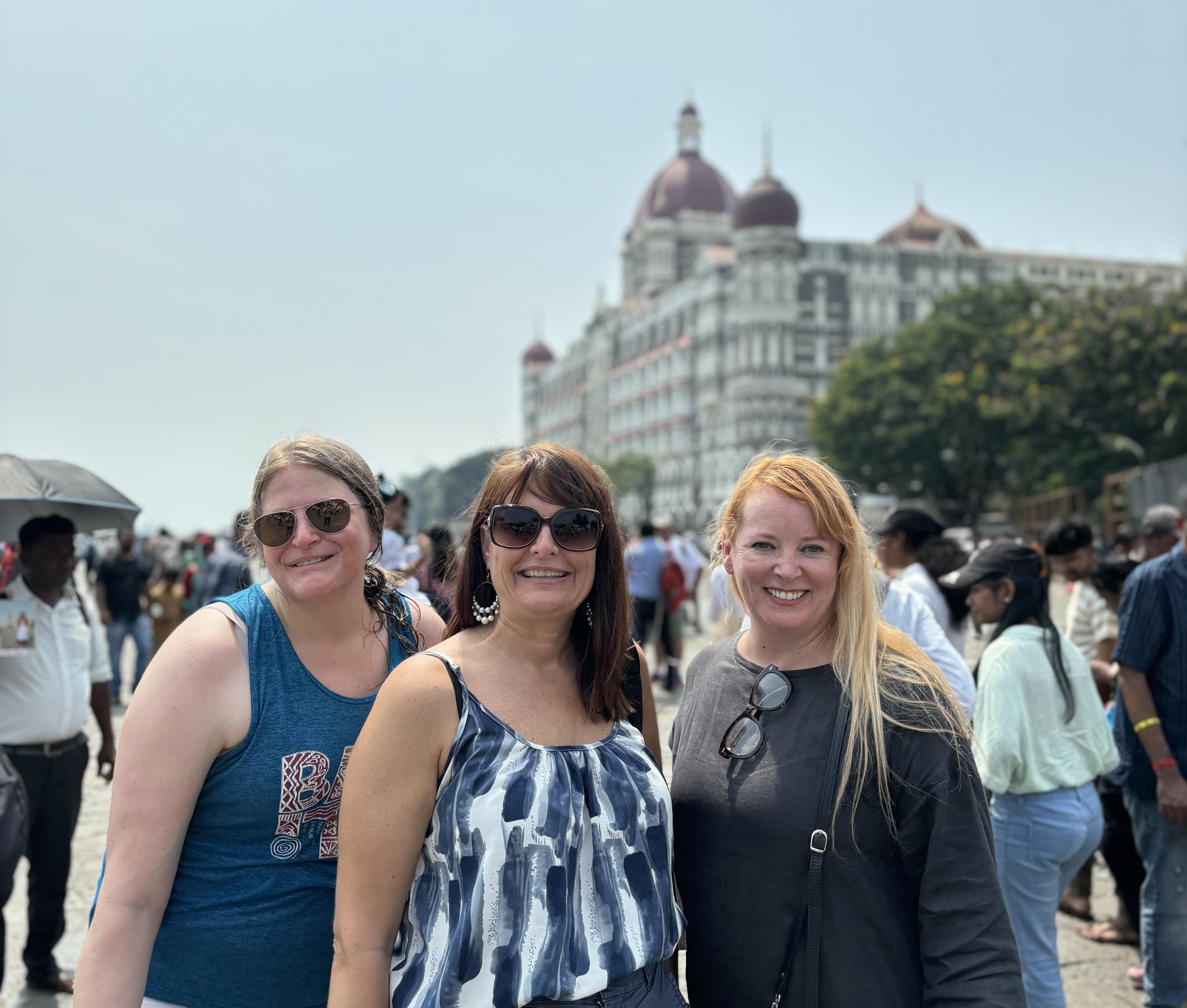 Private Mumbai Highlights & Dharavi Insight Tour