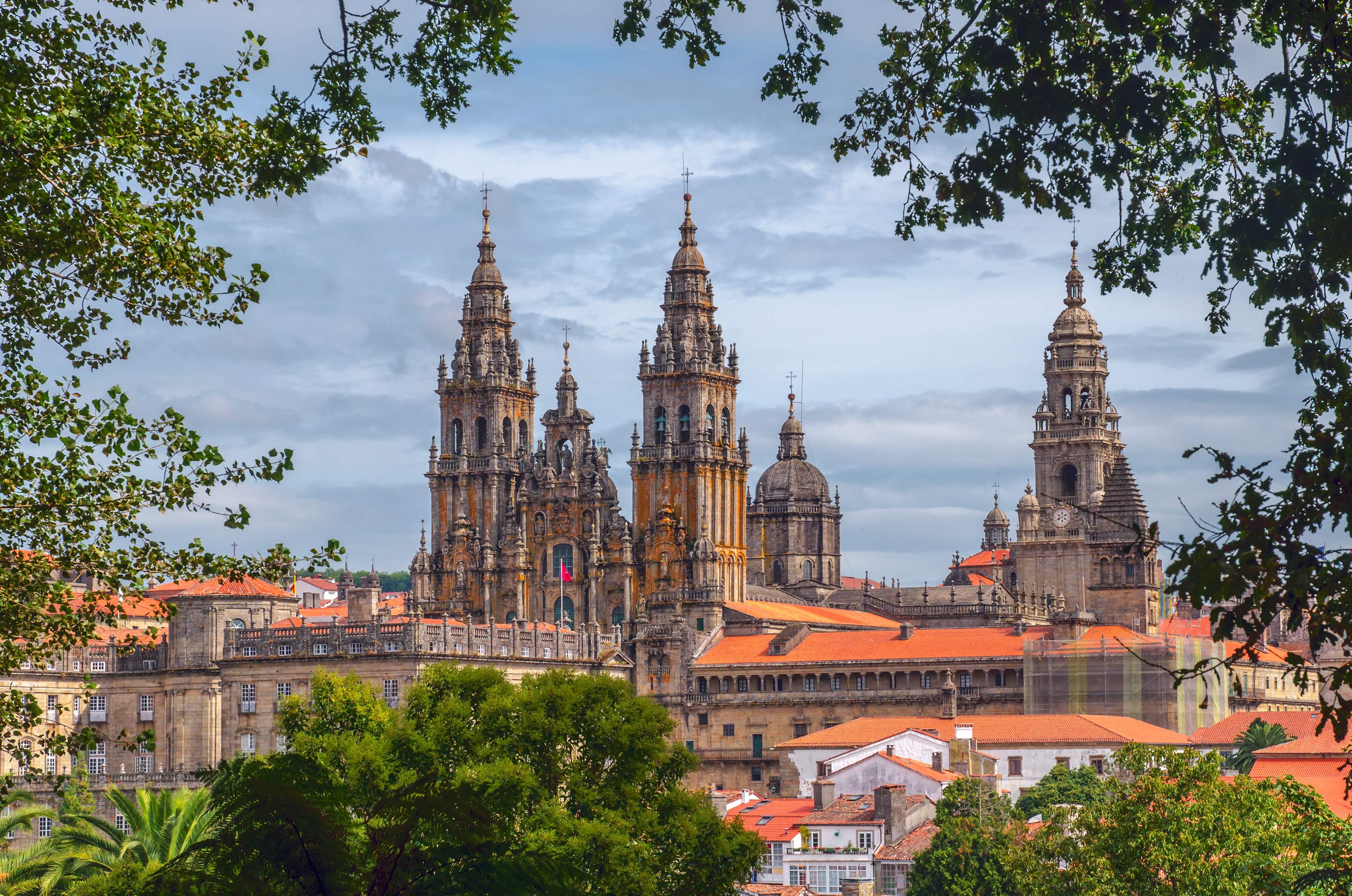 Santiago de Compostela & Valença do Minho Day Trip from Porto