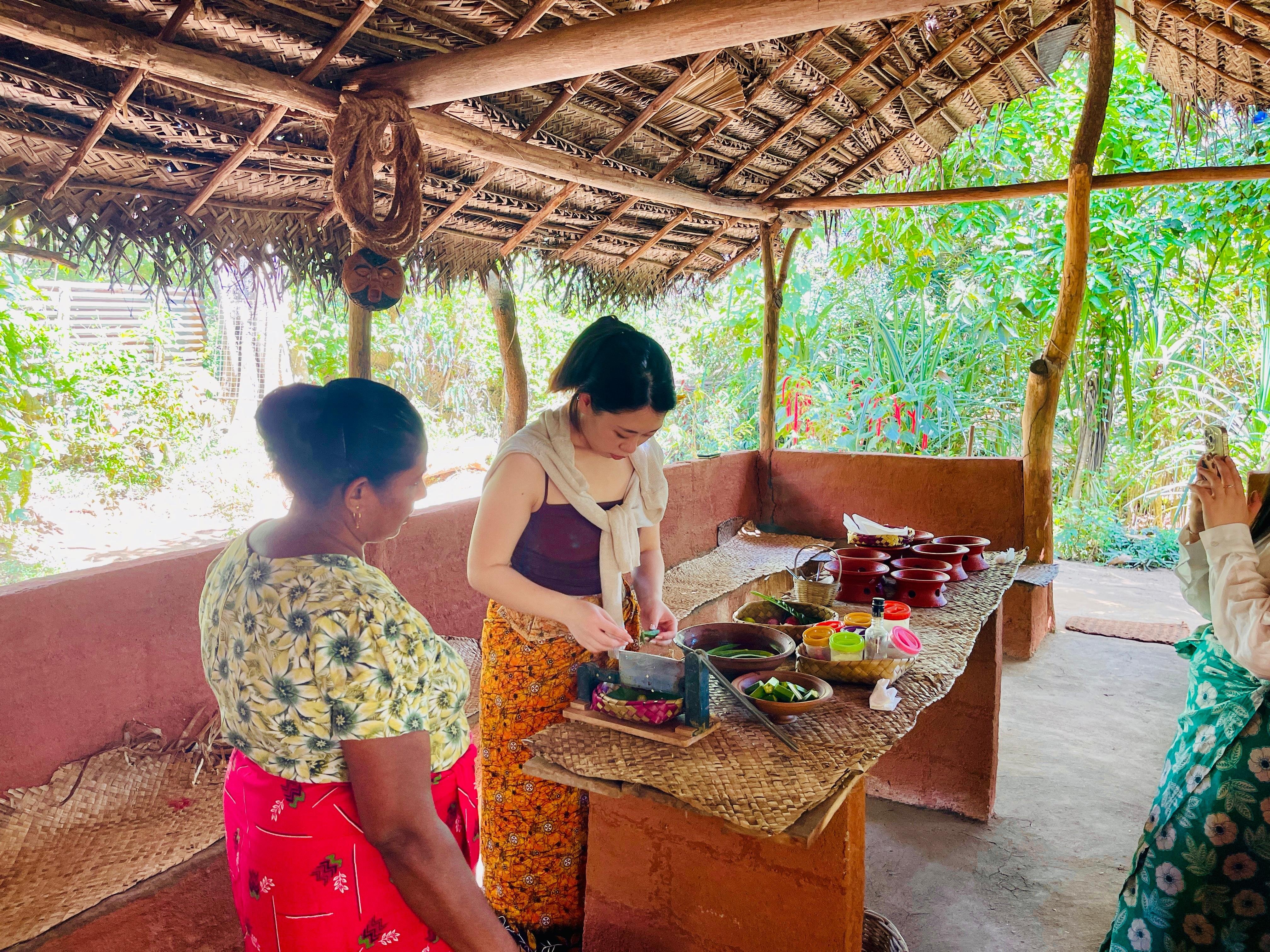 Habarana Cooking Class & Evening Catamaran Dinner