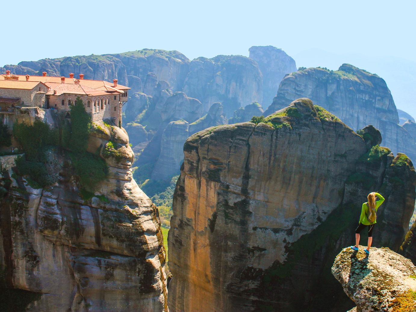 Athens to Meteora: Full-Day Monastery & Caves Tour with Lunch