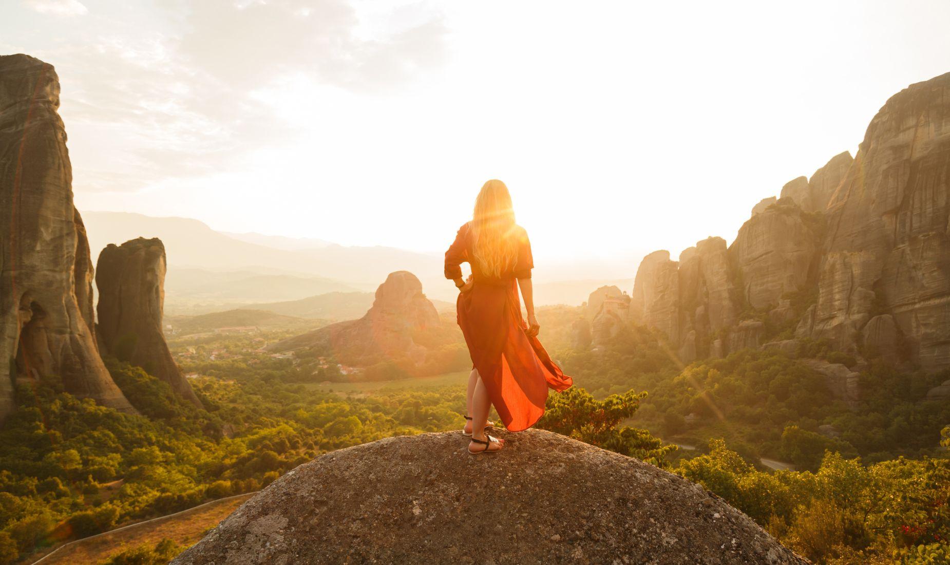 Meteora Sunset Tour: Monasteries, Caves & Golden Hour Views