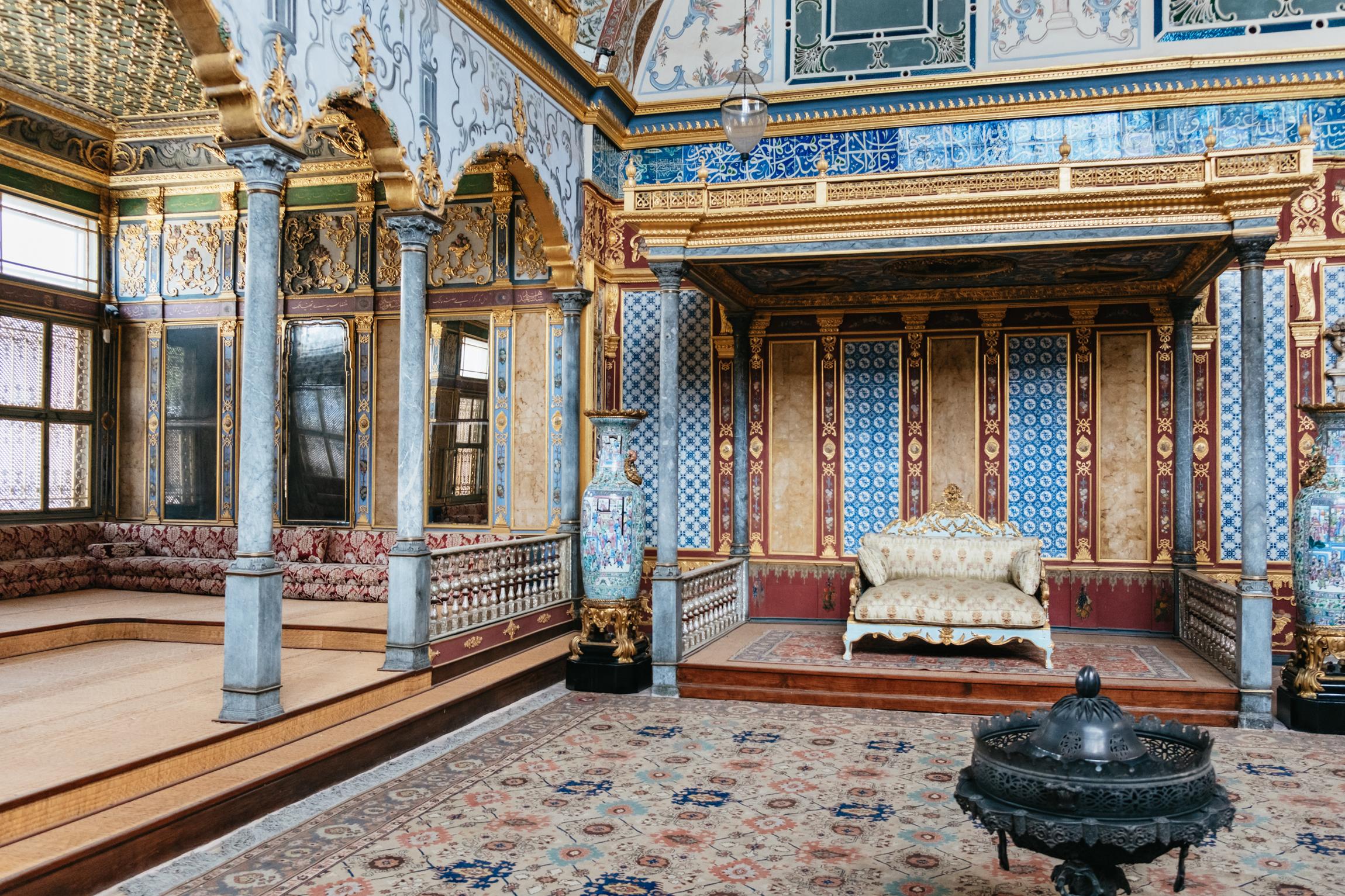 Istanbul: Guided Topkapi Palace & Harem Tour with Entry