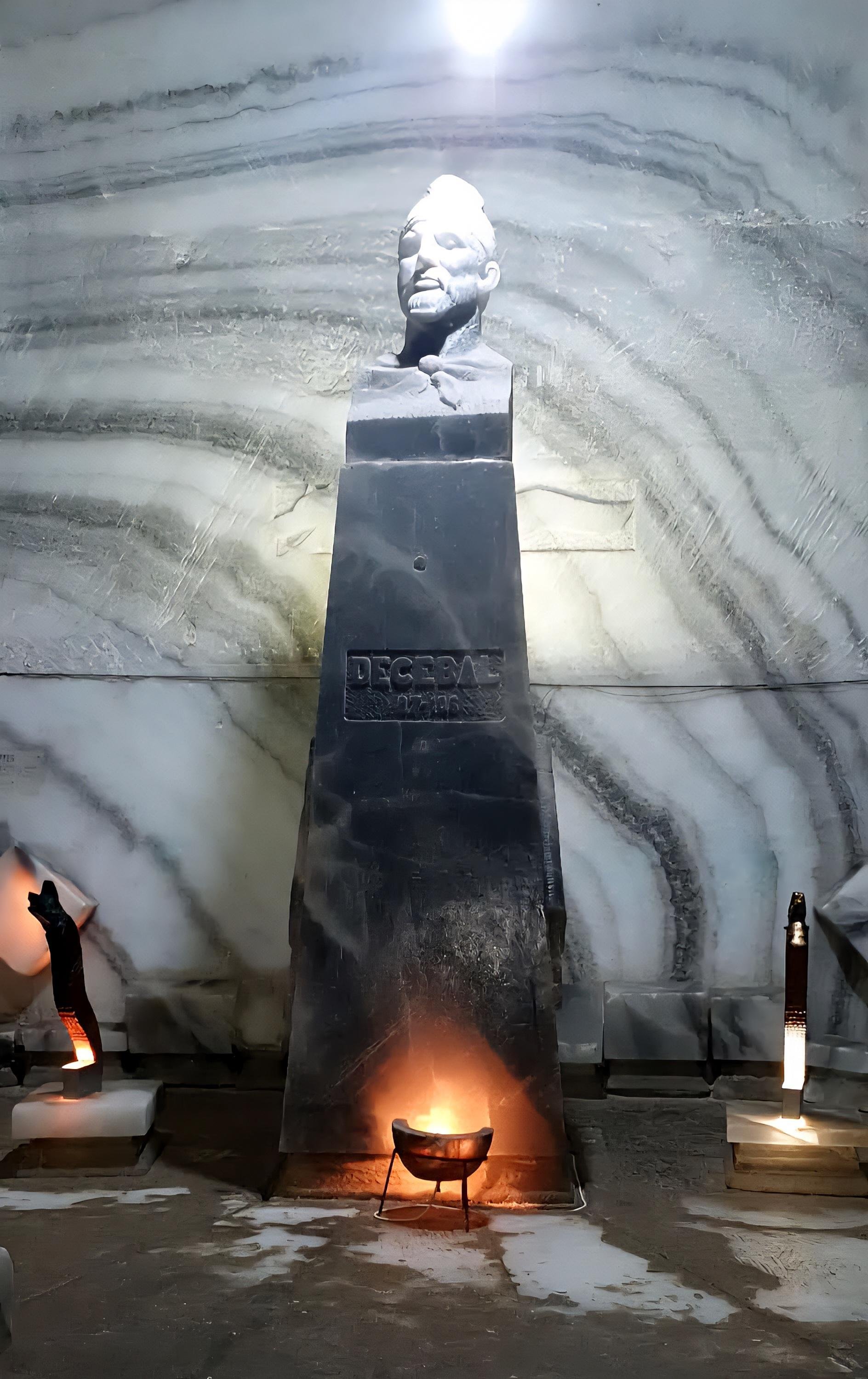 Bucharest: Slanic Salt Mine & Dracula’s Tomb Premium Day Tour
