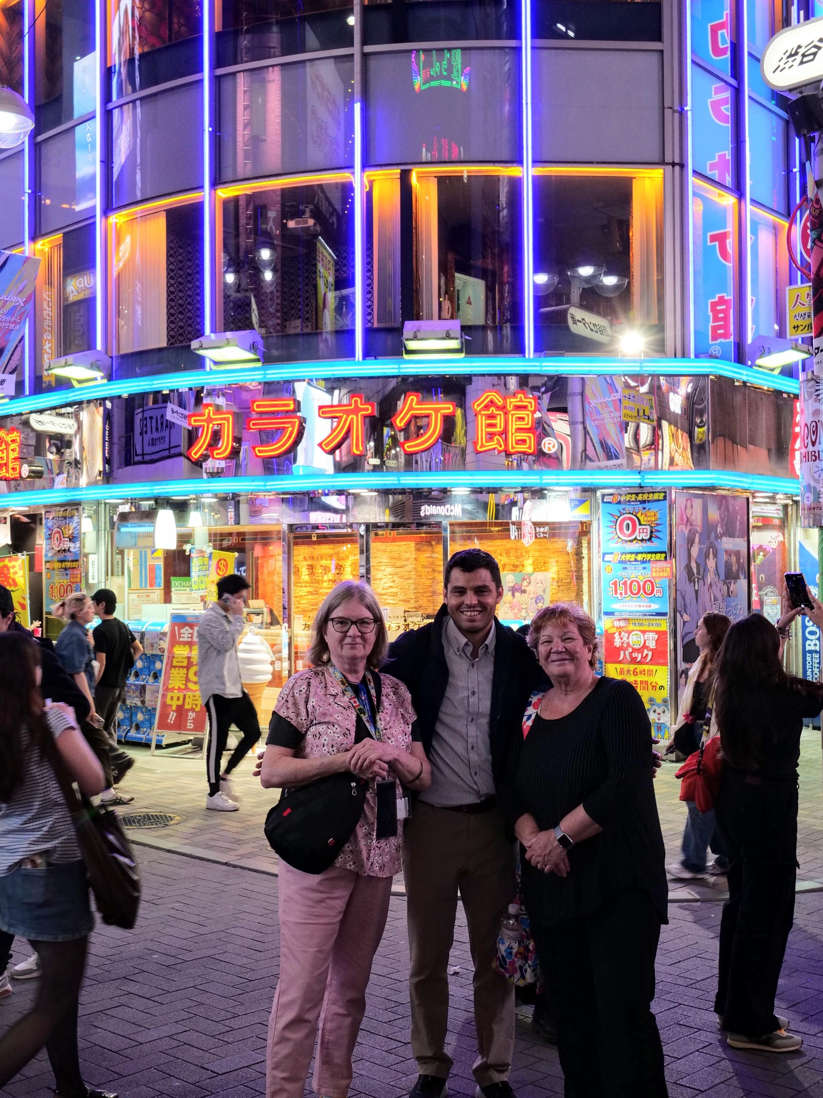 Tokyo Night Walk: Shibuya & Shinjuku in 4 Hours