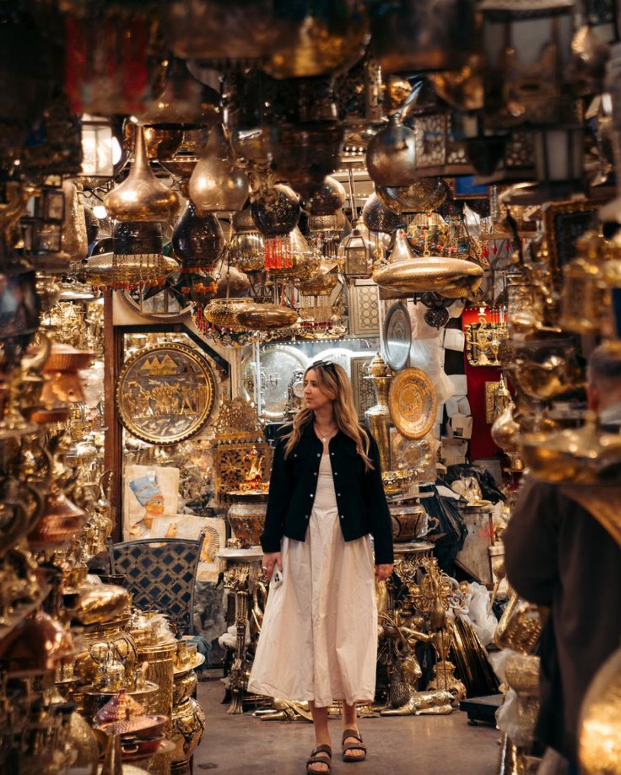 Delhi Private Shopping Tour with Local Expert