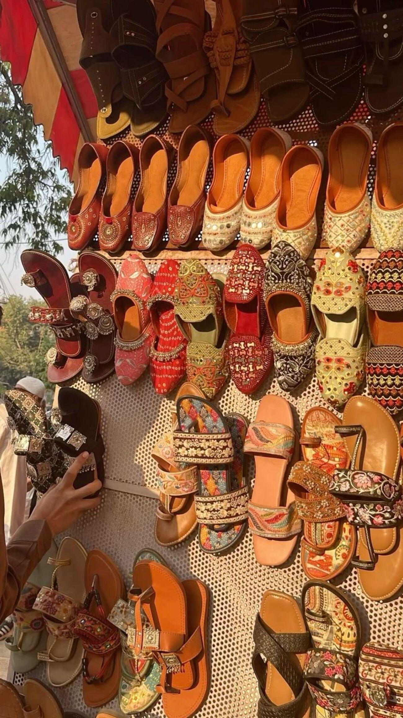 Delhi Personal Shopping Tour with Local Female Expert
