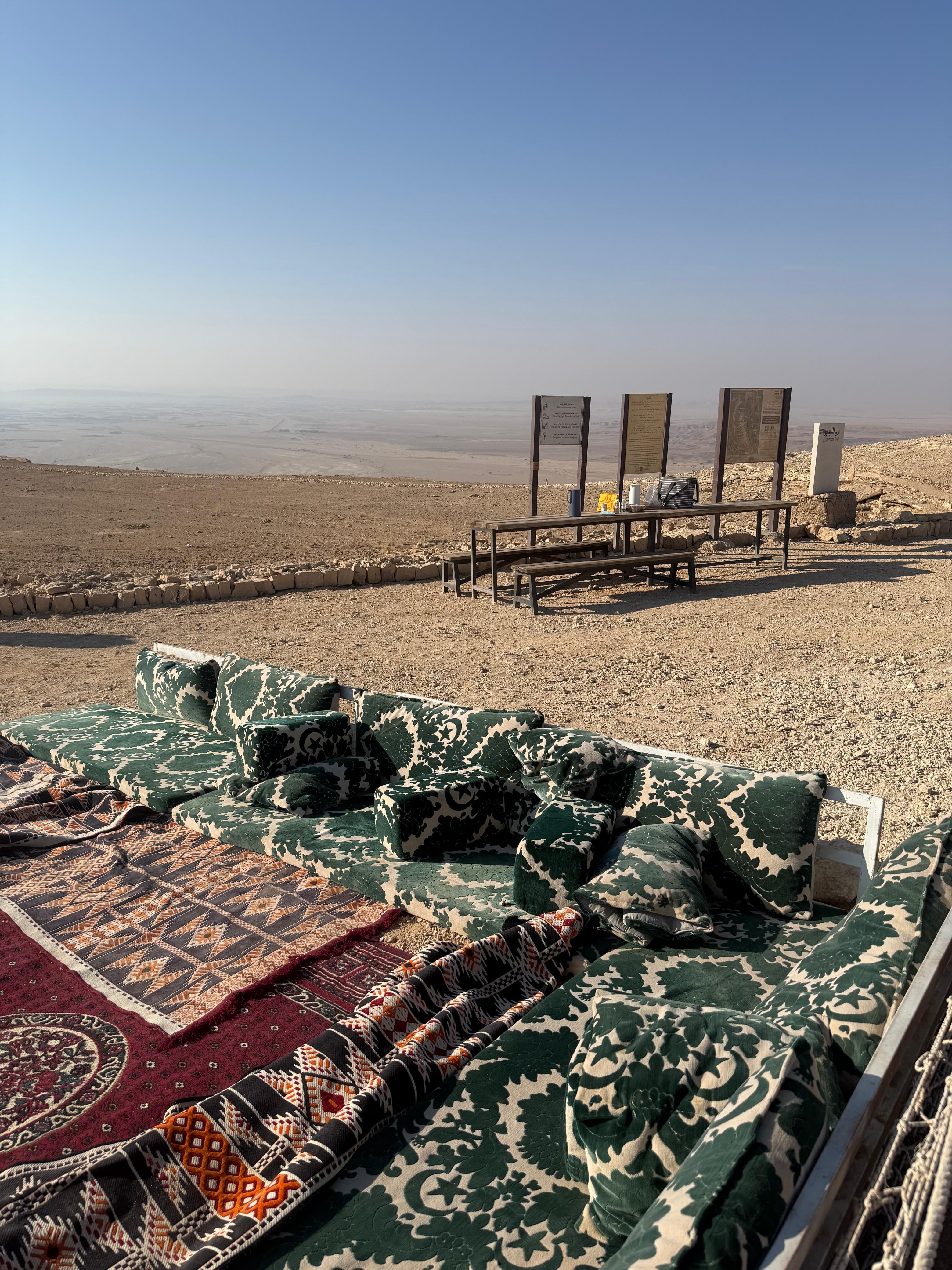 Riyadh VIP Private Tour: Edge of the World & Darb Al-Manjoor
