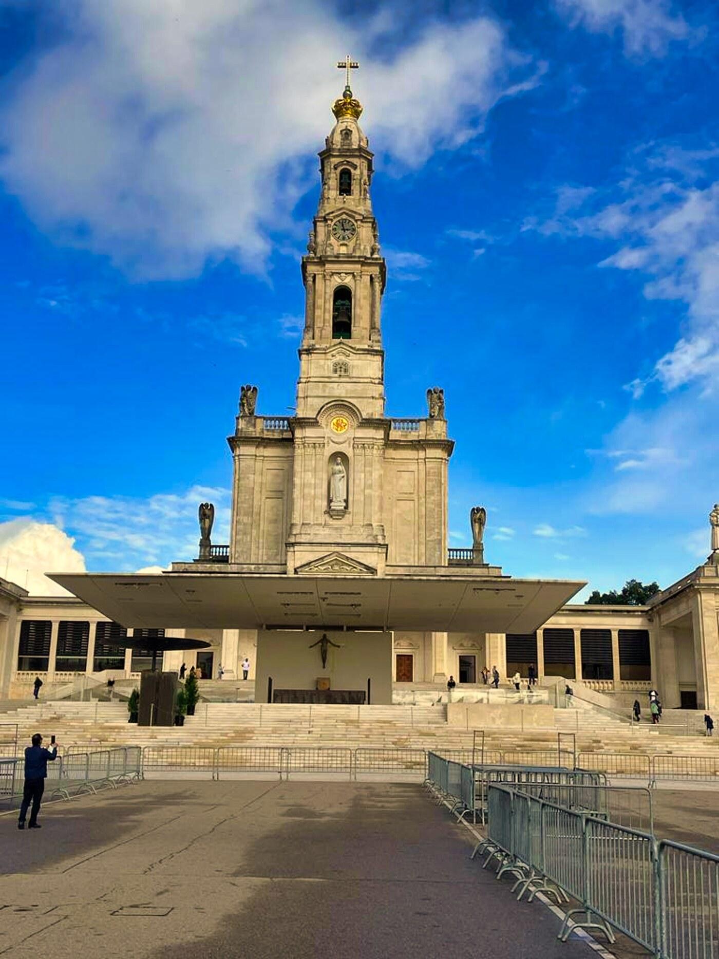 Lisbon to Porto Private Transfer with 3 Scenic Stopovers