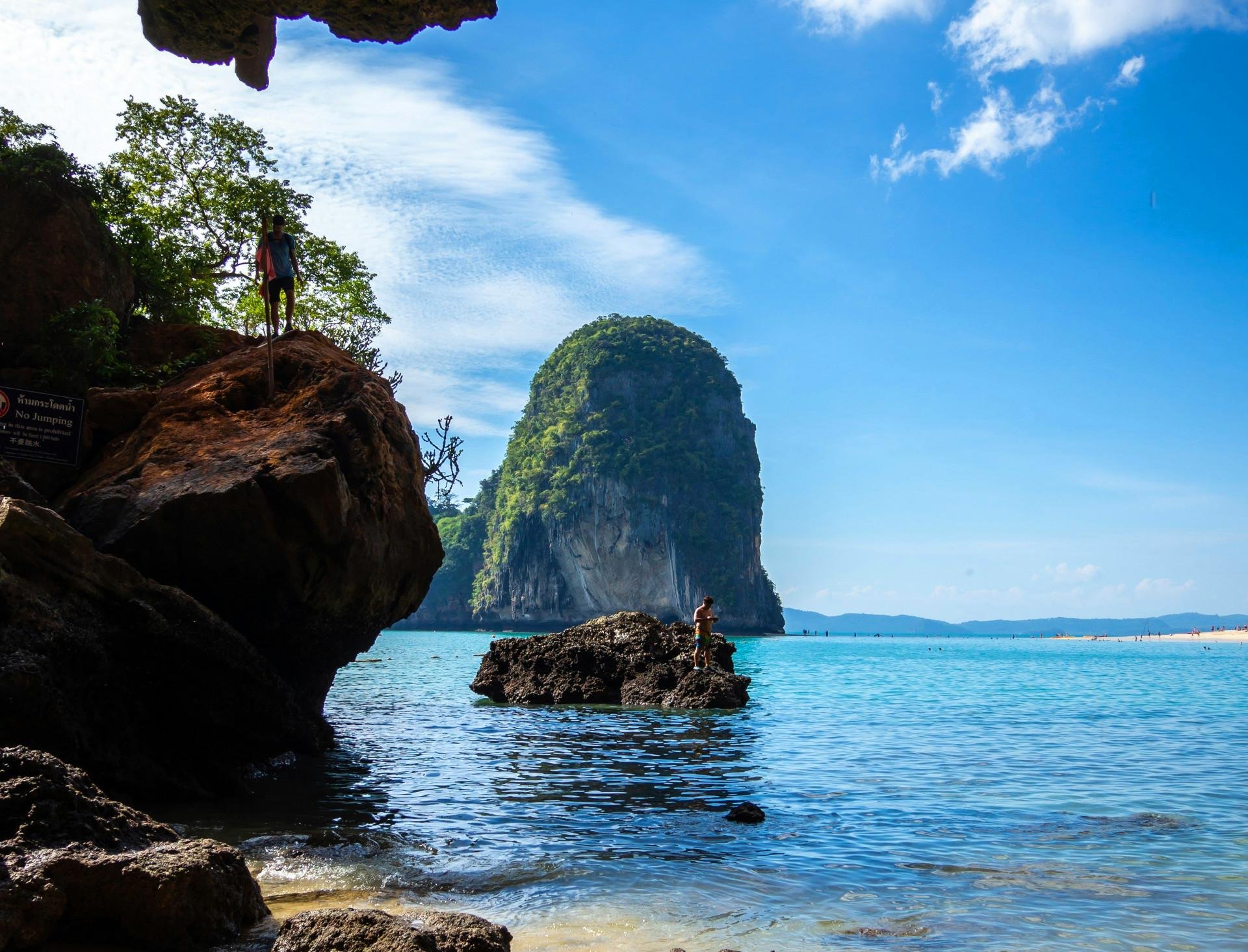 Krabi 4-Island Longtail Boat Day Trip with Lunch