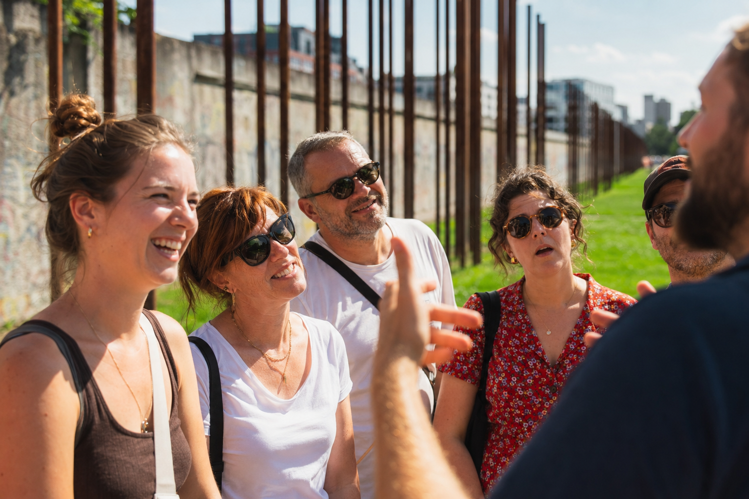 Berlin: Wall Tour – Fates, Love Stories, and Heroes