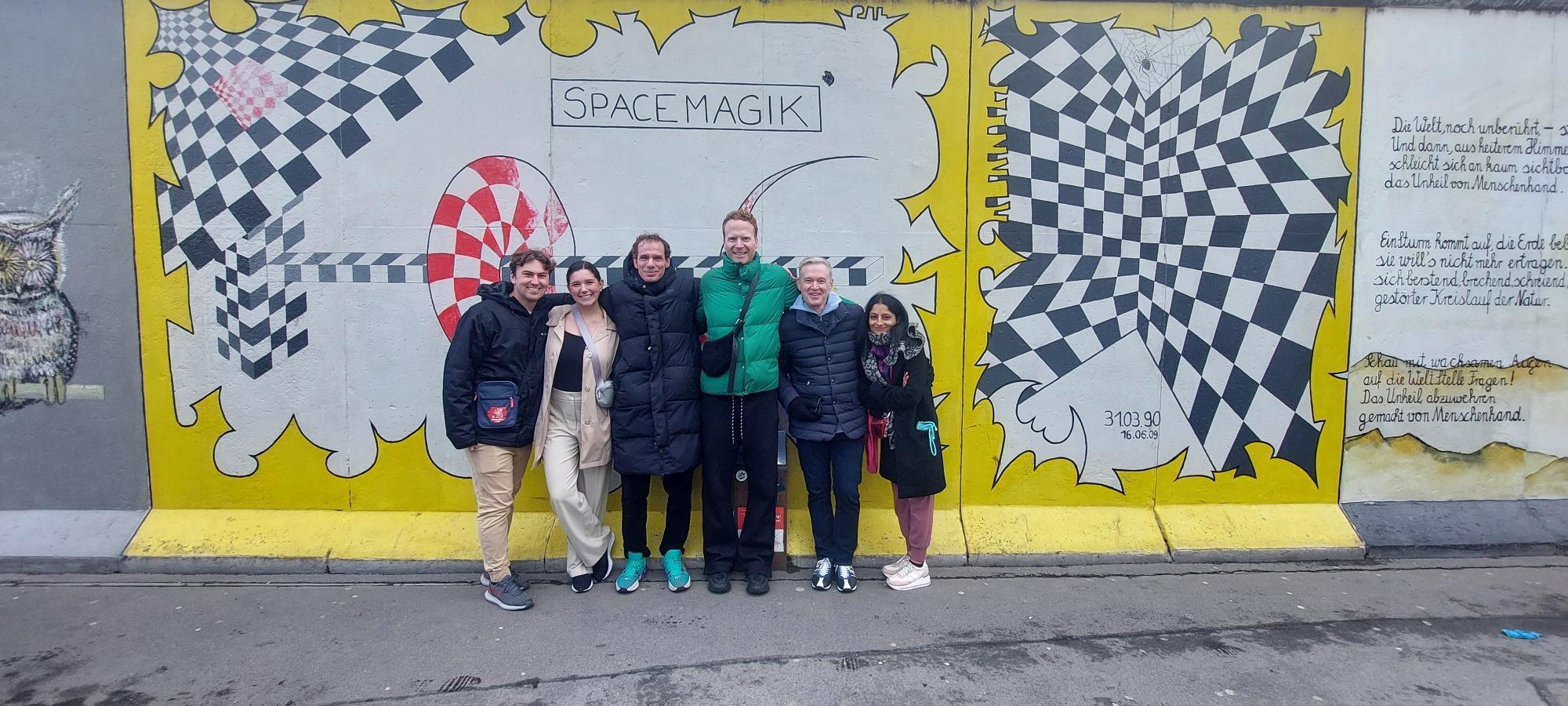 Berlin: Berlin Wall & East Side Gallery Walking Tour