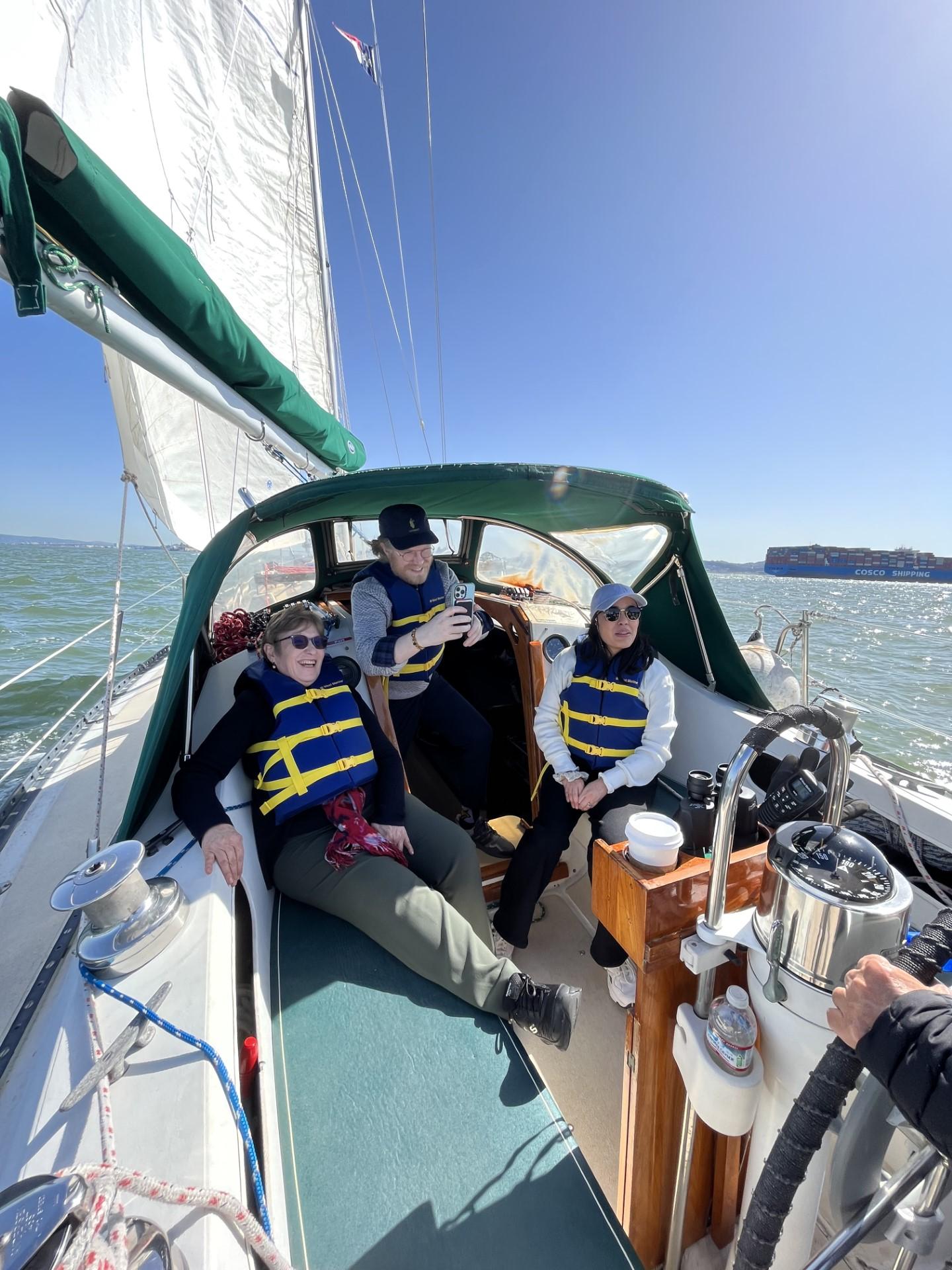 San Francisco: 2-Hour Interactive Sunset Bay Sailing Cruise