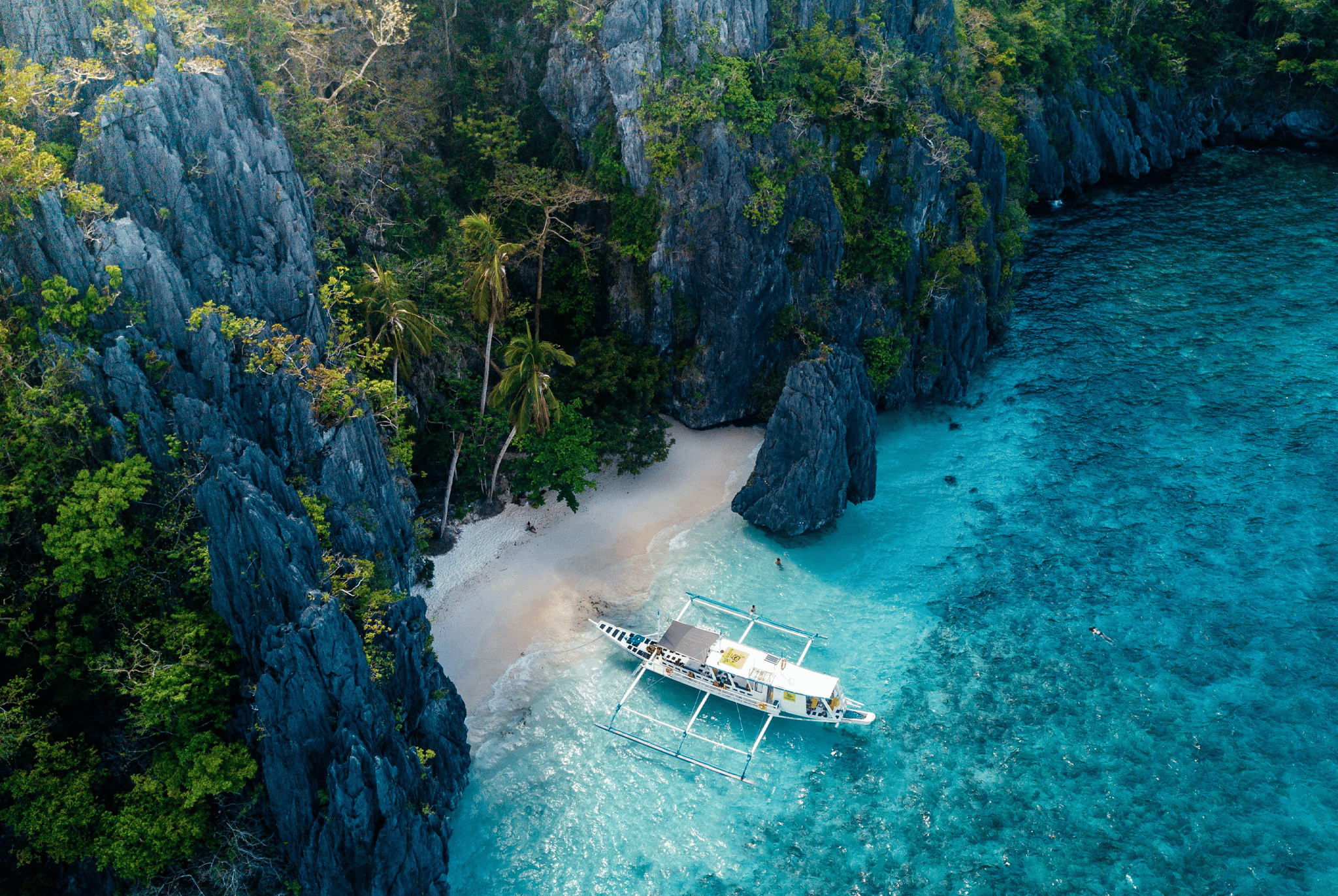 El Nido Social Island Hopping Adventure with Rooftop Pool Party