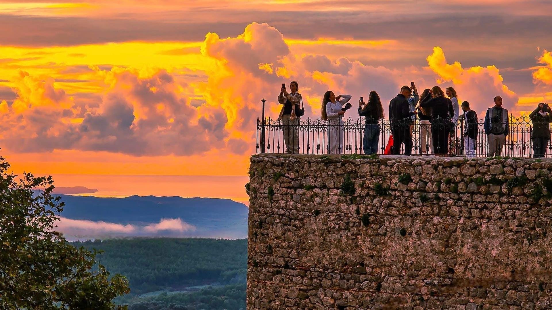 Krujë Castle, Historic Bazaar & Mountain Viewpoint Day Tour