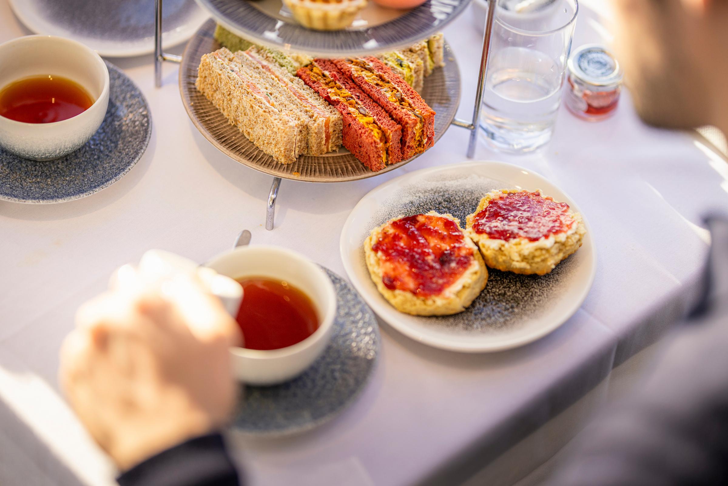 Thames afternoon tea cruise — image 2