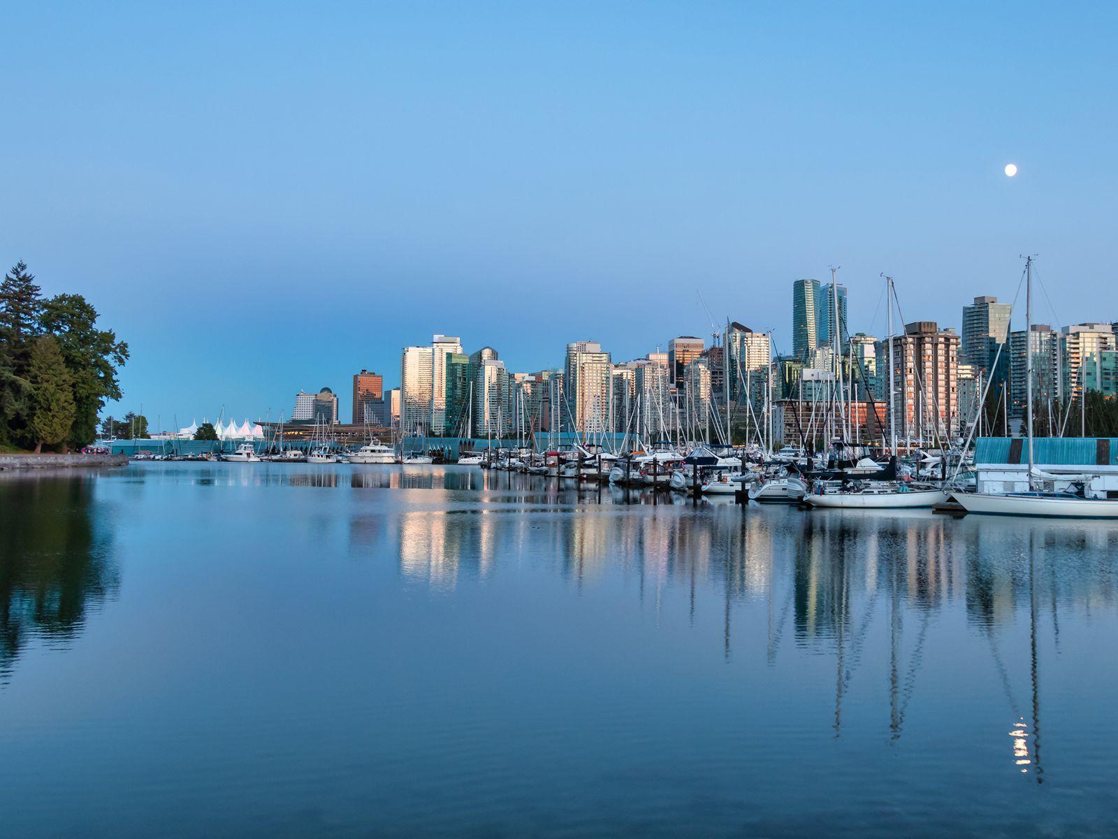 Vancouver Coastal Tour: Wine Tasting, Fisherman's Wharf & Salish Sea Cruise