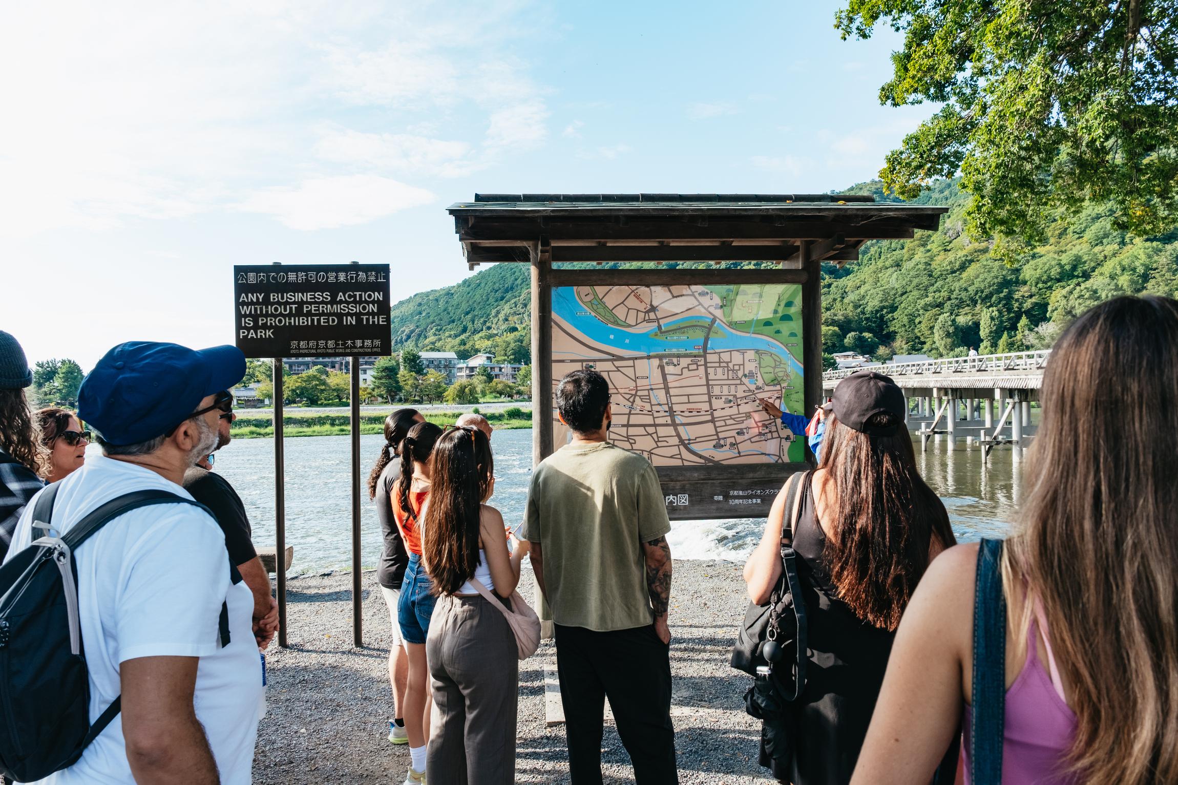 Kyoto in a Day: Bamboo Grove, Nijo Castle & Fushimi Inari Bus Tour