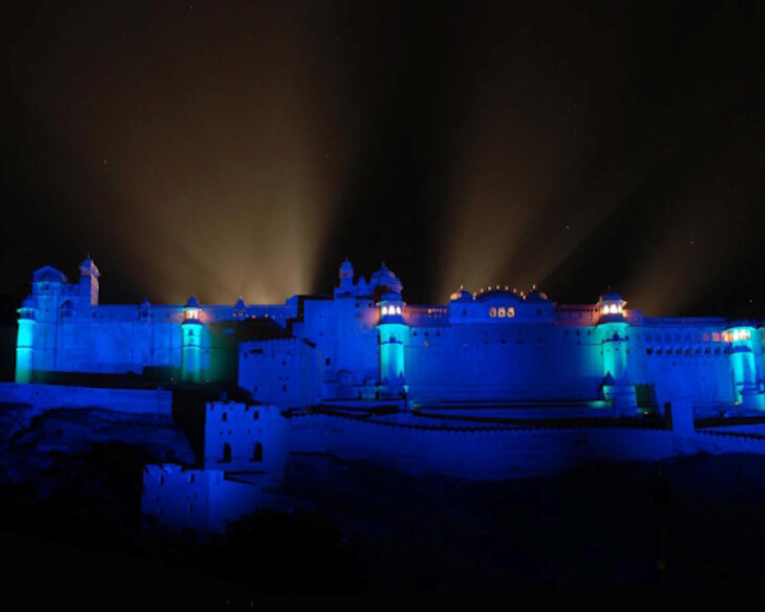 Jaipur: Amber Fort Sound & Light Show with Dinner