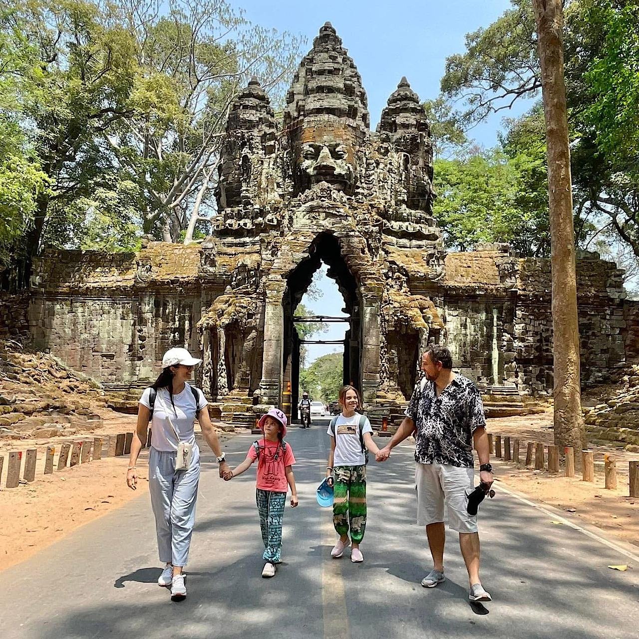Siem Reap: Bespoke Angkor Wat Sunrise or Sunset Private Tour