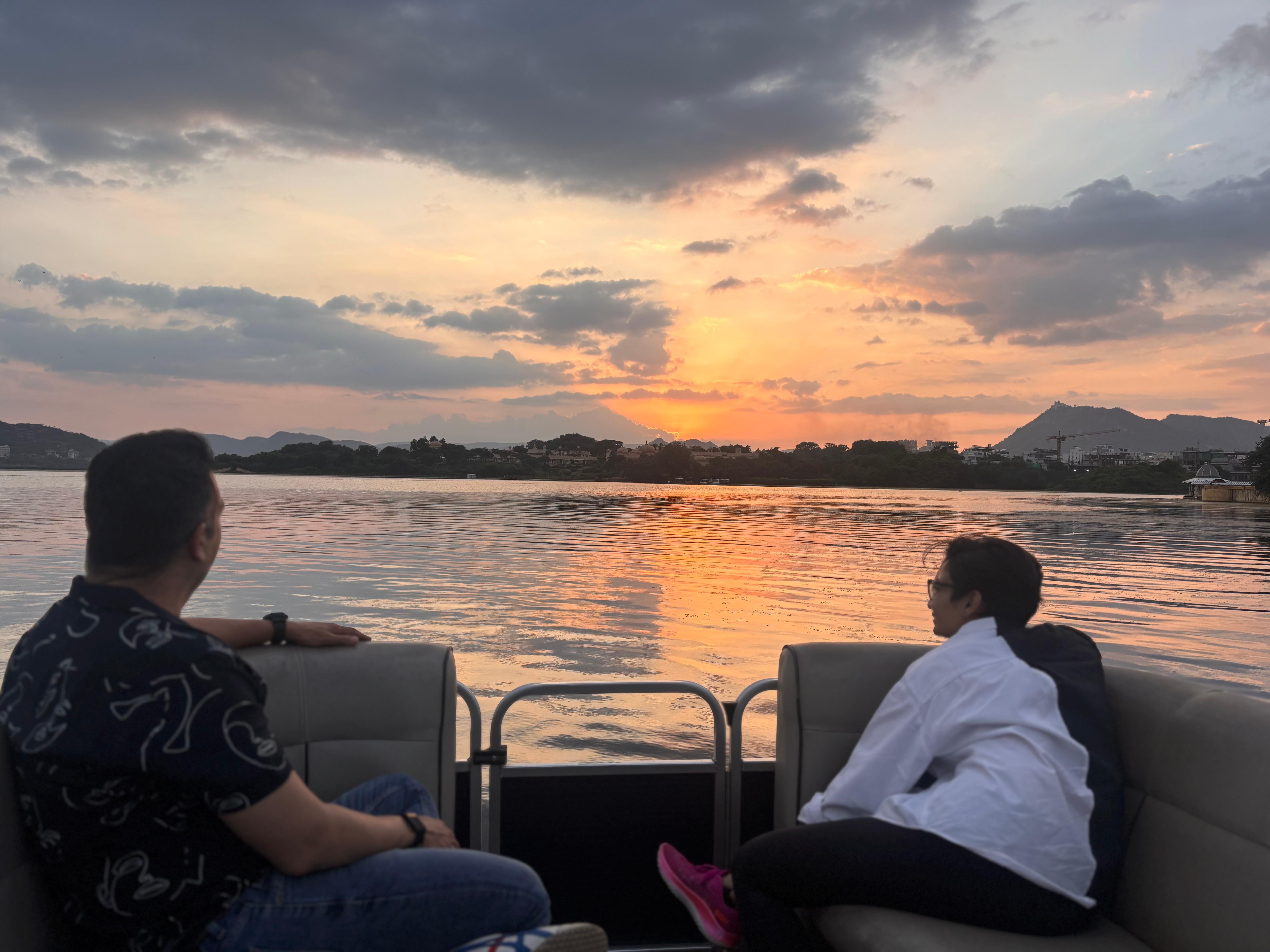 Private Luxury Boat Experience on Lake Pichola