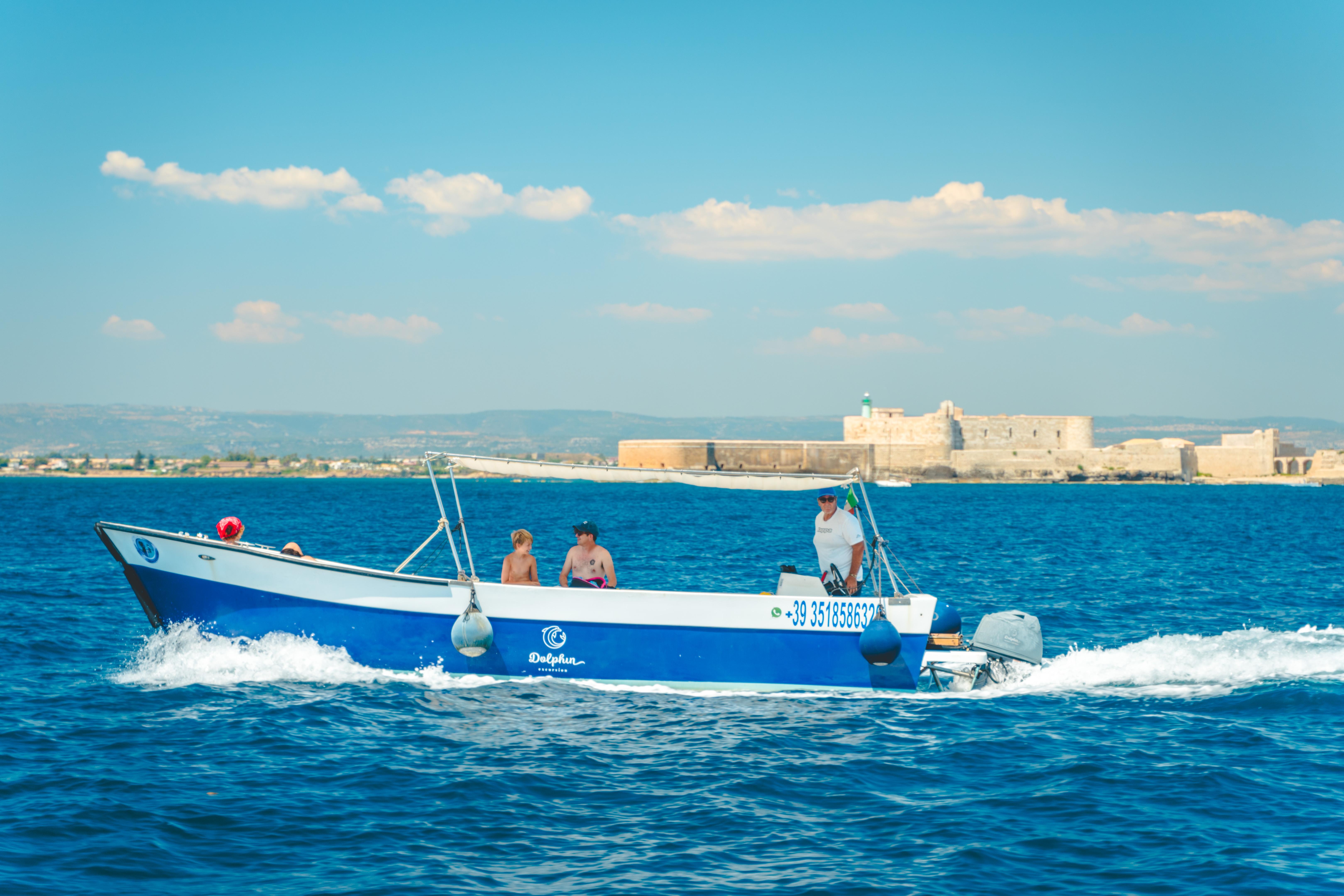 Syracuse: Pillirina, Ortigia, and Sea Caves Tour by Boat