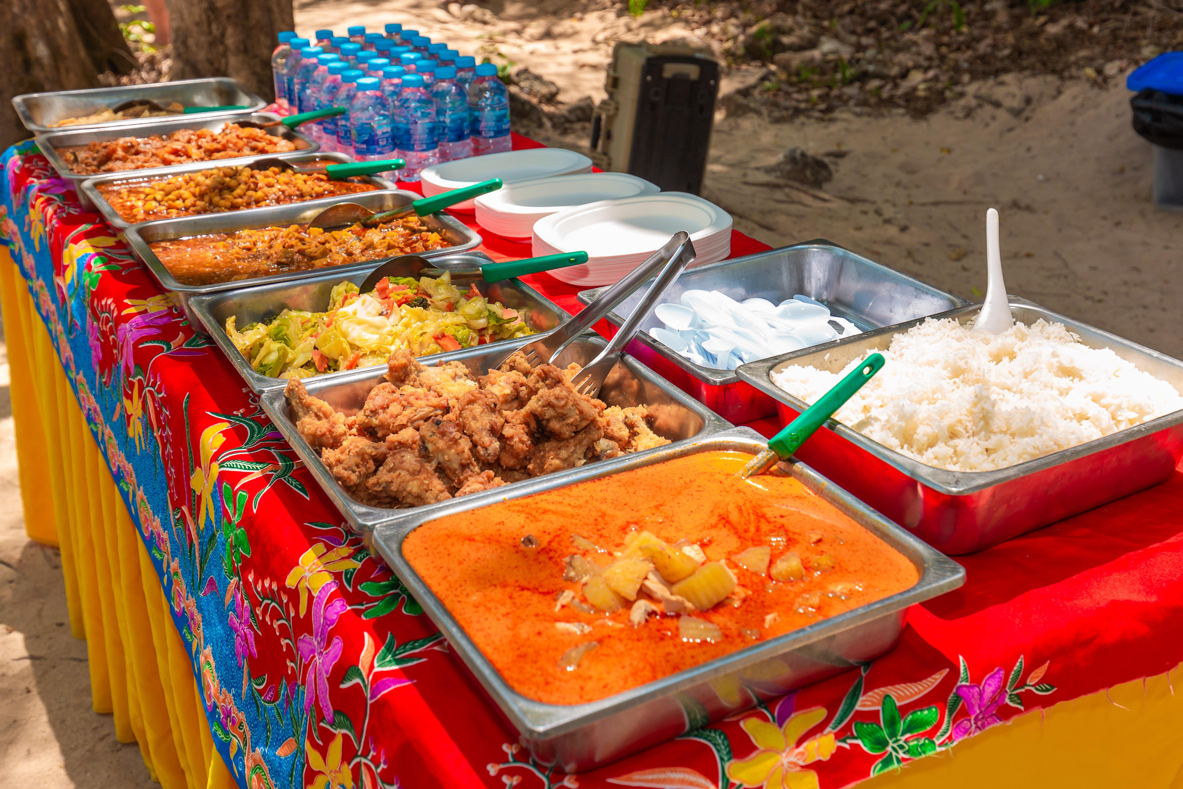 Krabi Hong Island Sunset & Bioluminescent Plankton Tour with BBQ Dinner