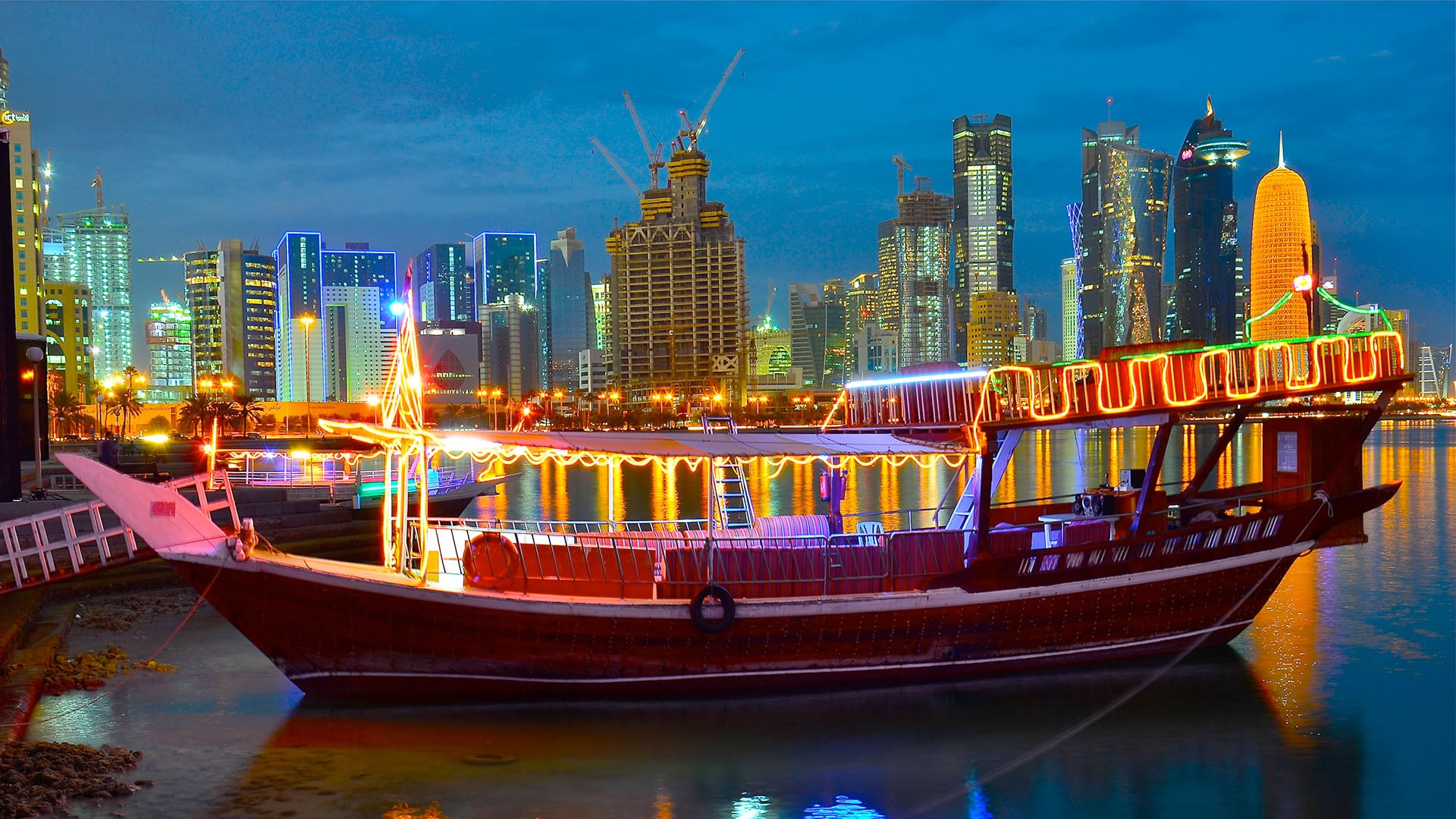Doha Evening Highlights: Souq Waqif, Katara & The Pearl