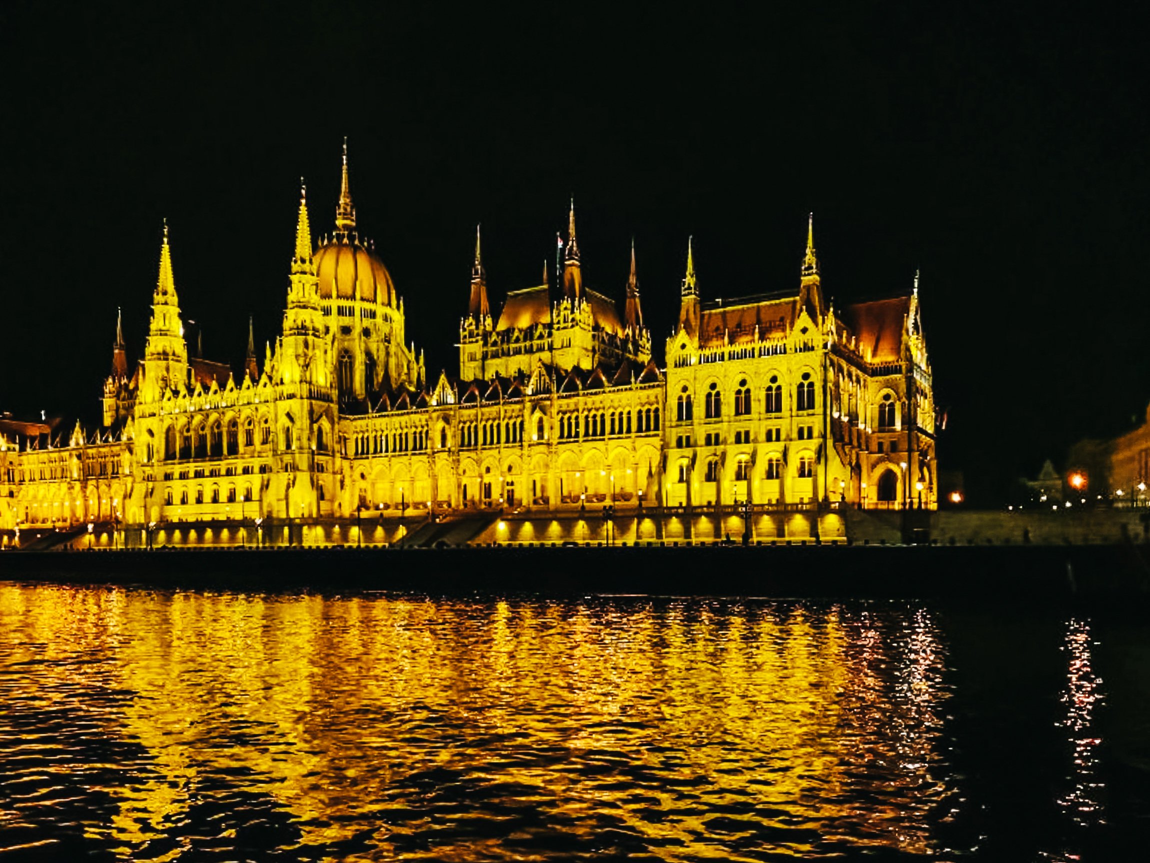 Budapest Sightseeing Cruise — image 7