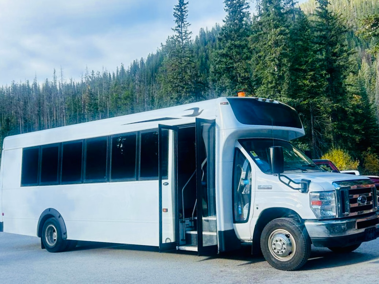 Calgary to Banff transfer transfer route — Lake Louise, Moraine Lake and Johnston Canyon — image 3