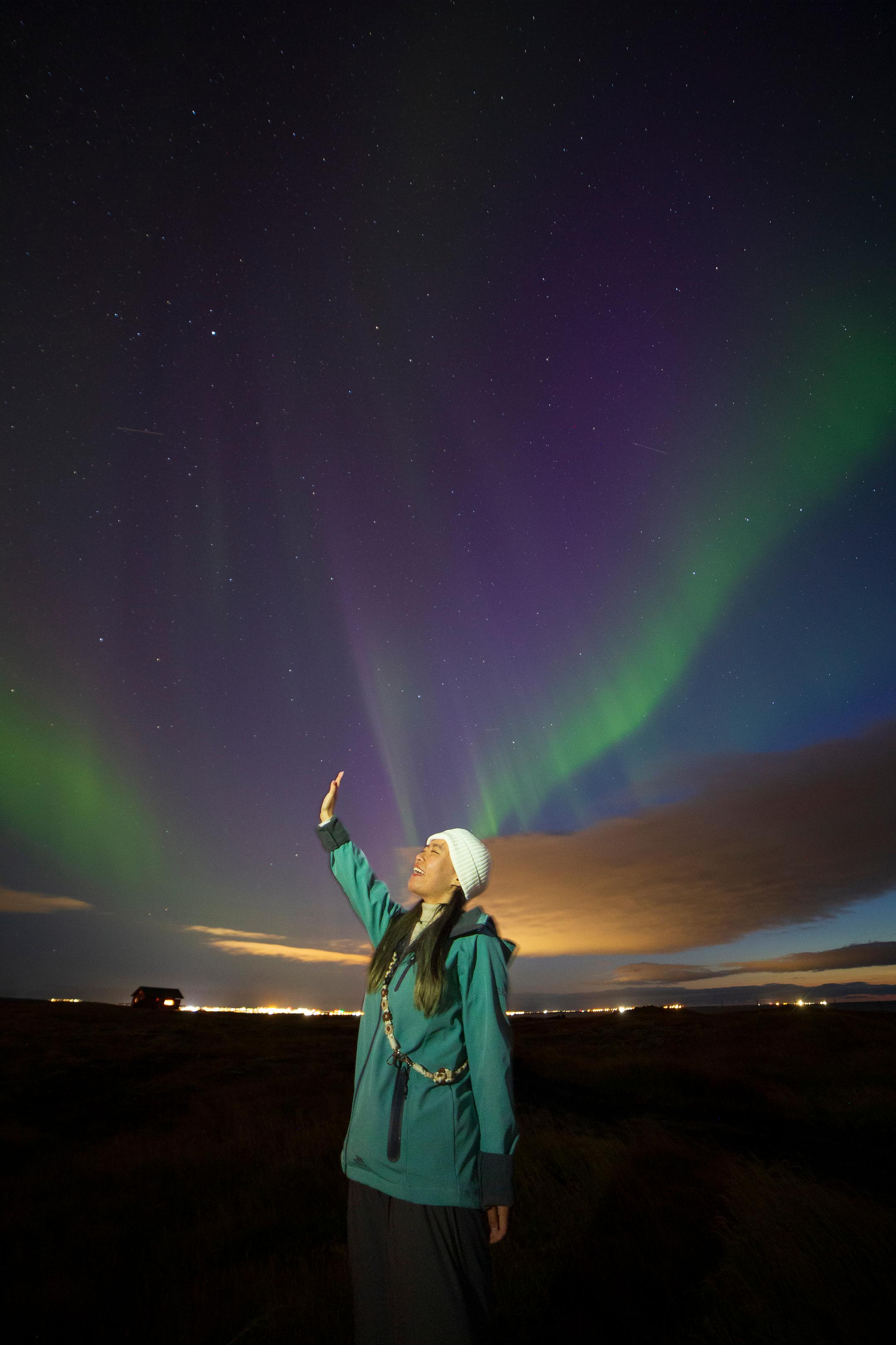 Reykjavik Northern Lights Minibus Hunt with Hot Cocoa