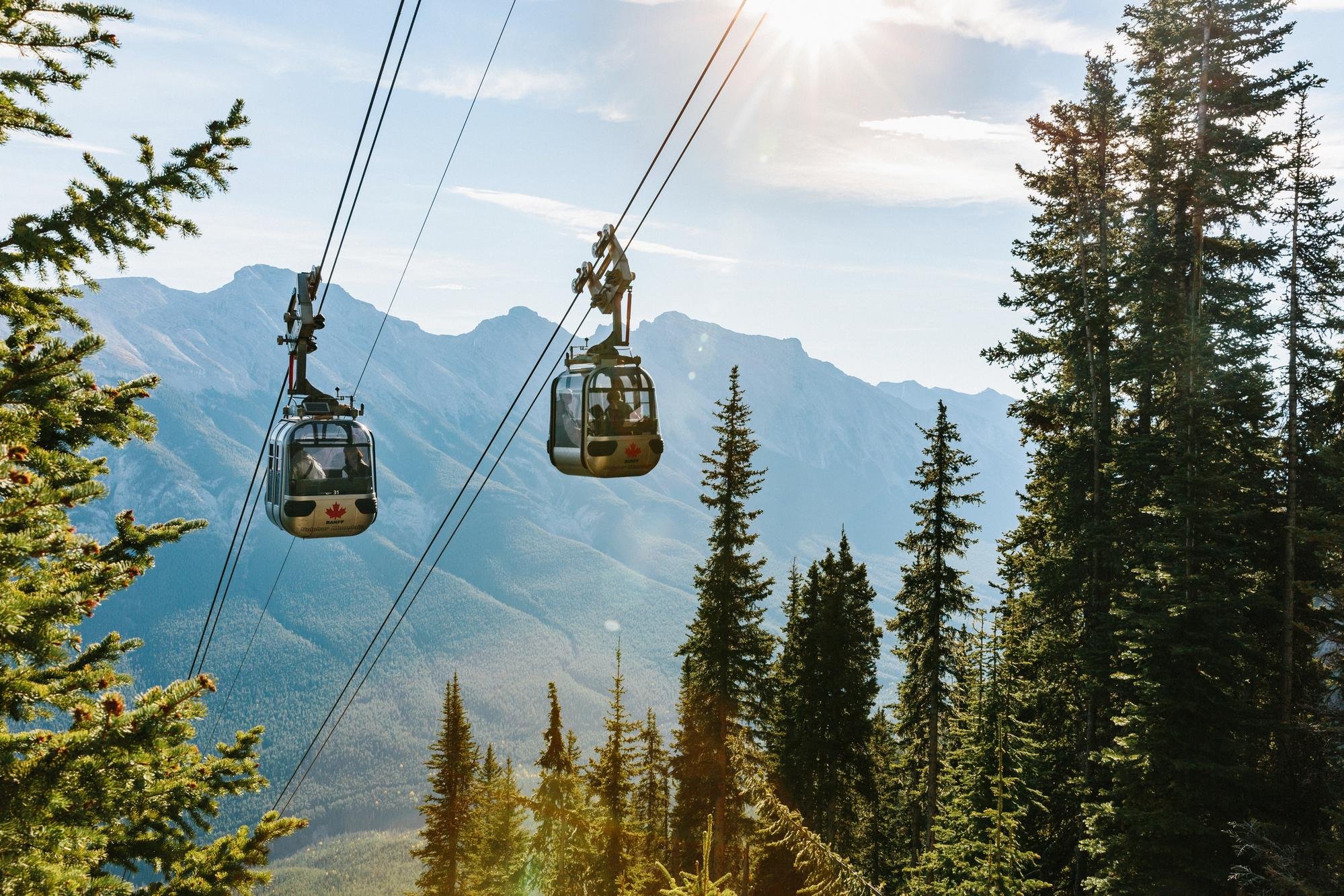 Banff: Lake Louise, Moraine Lake, Gondola, Hot Springs Tour
