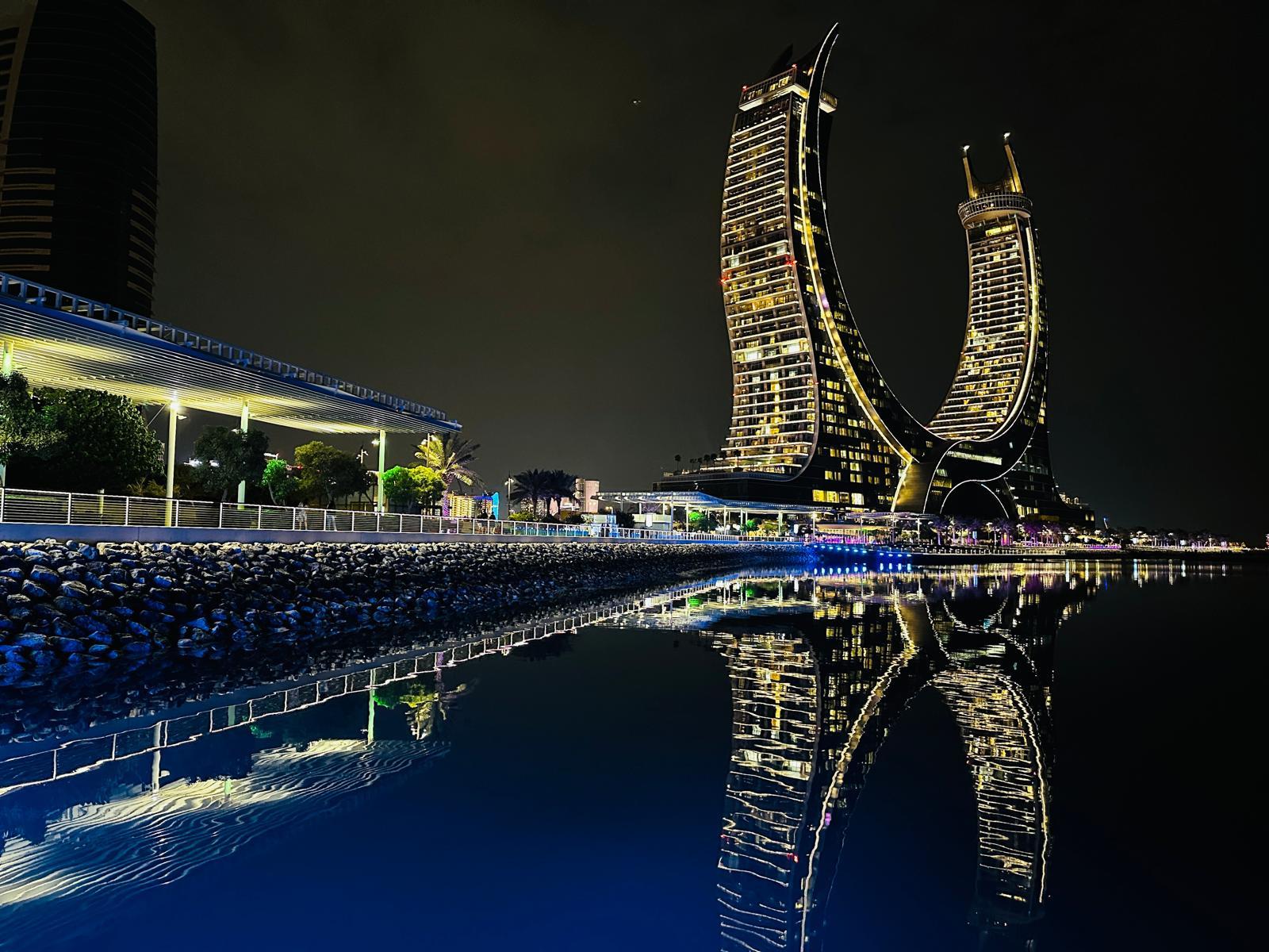 Doha Private Night Tour with Traditional Dhow Cruise